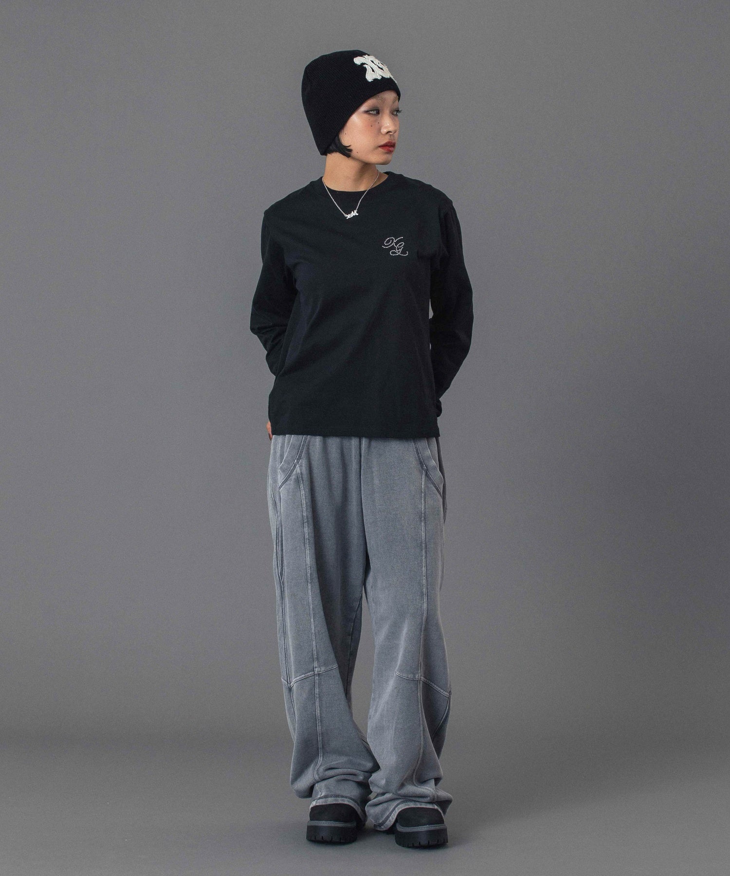 DISTRESSED LOGO PATCH BEANIE