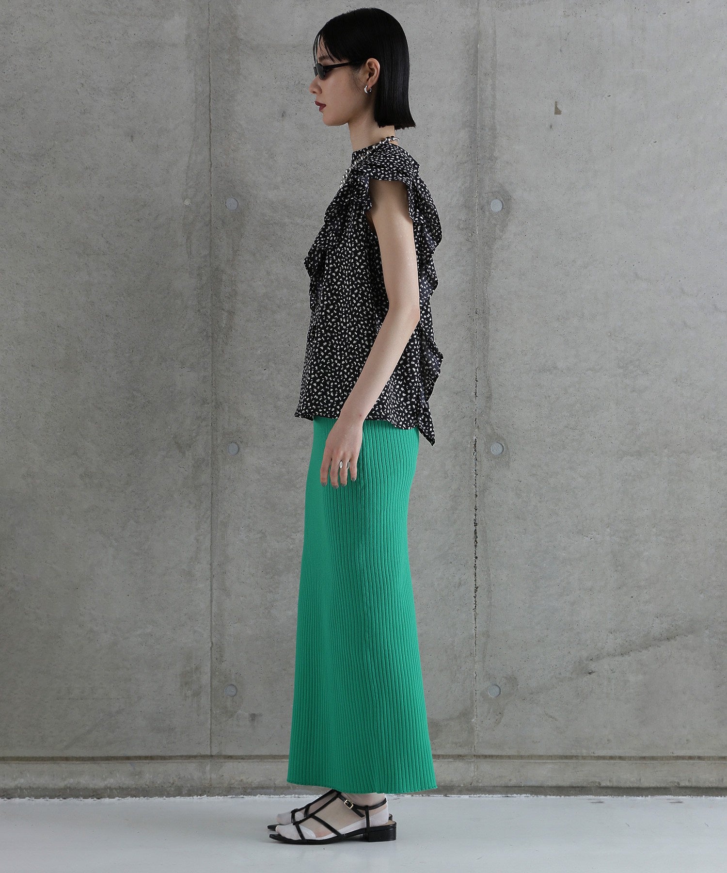 【WEB・一部店舗限定】2WAYフリルブラウス