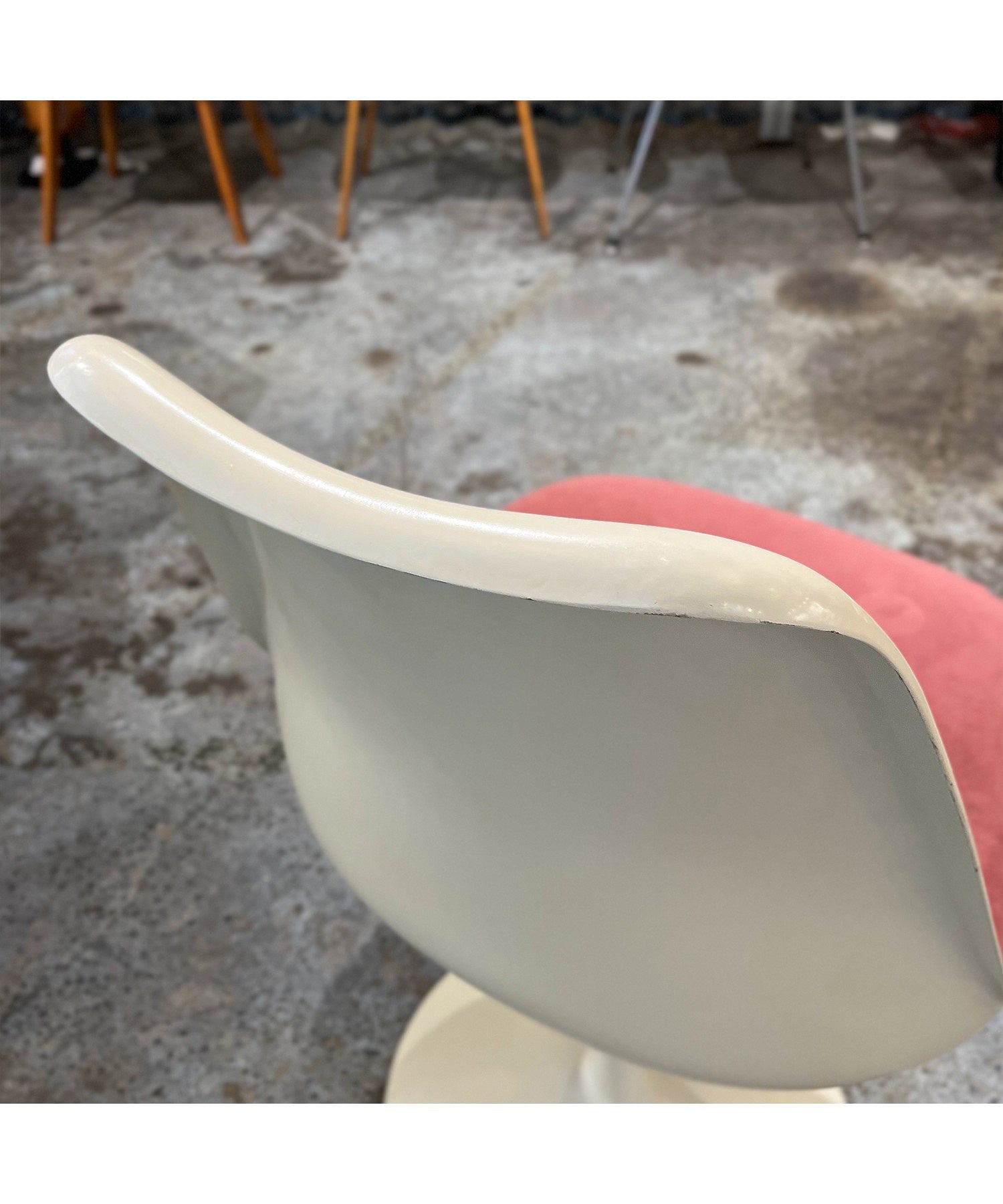Saarinen Tulip Side Chair / Eero Saarinen / Knoll / 1960年