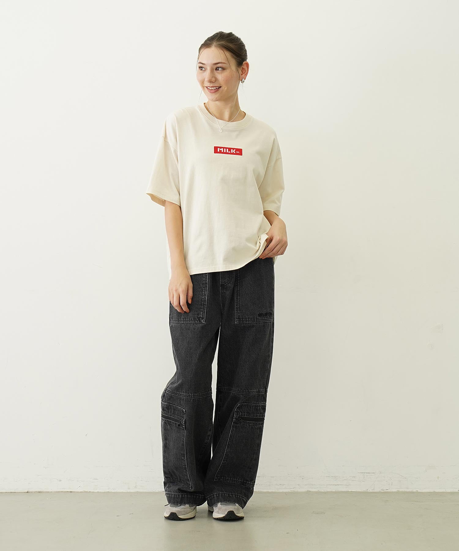 EMBROIDERY BAR WIDE S/S TEE