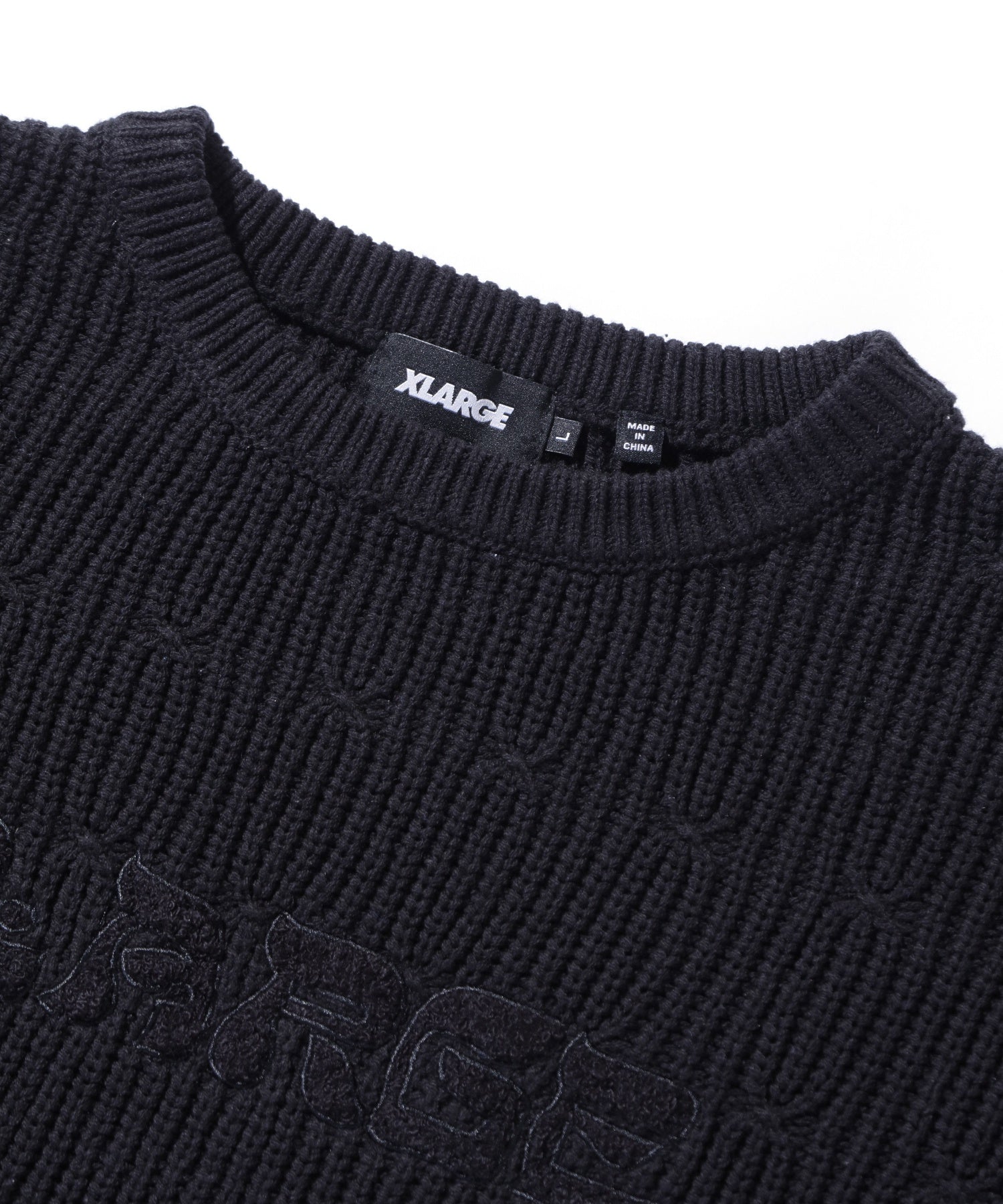 DEFORMED CABLE CREWNECK KNIT
