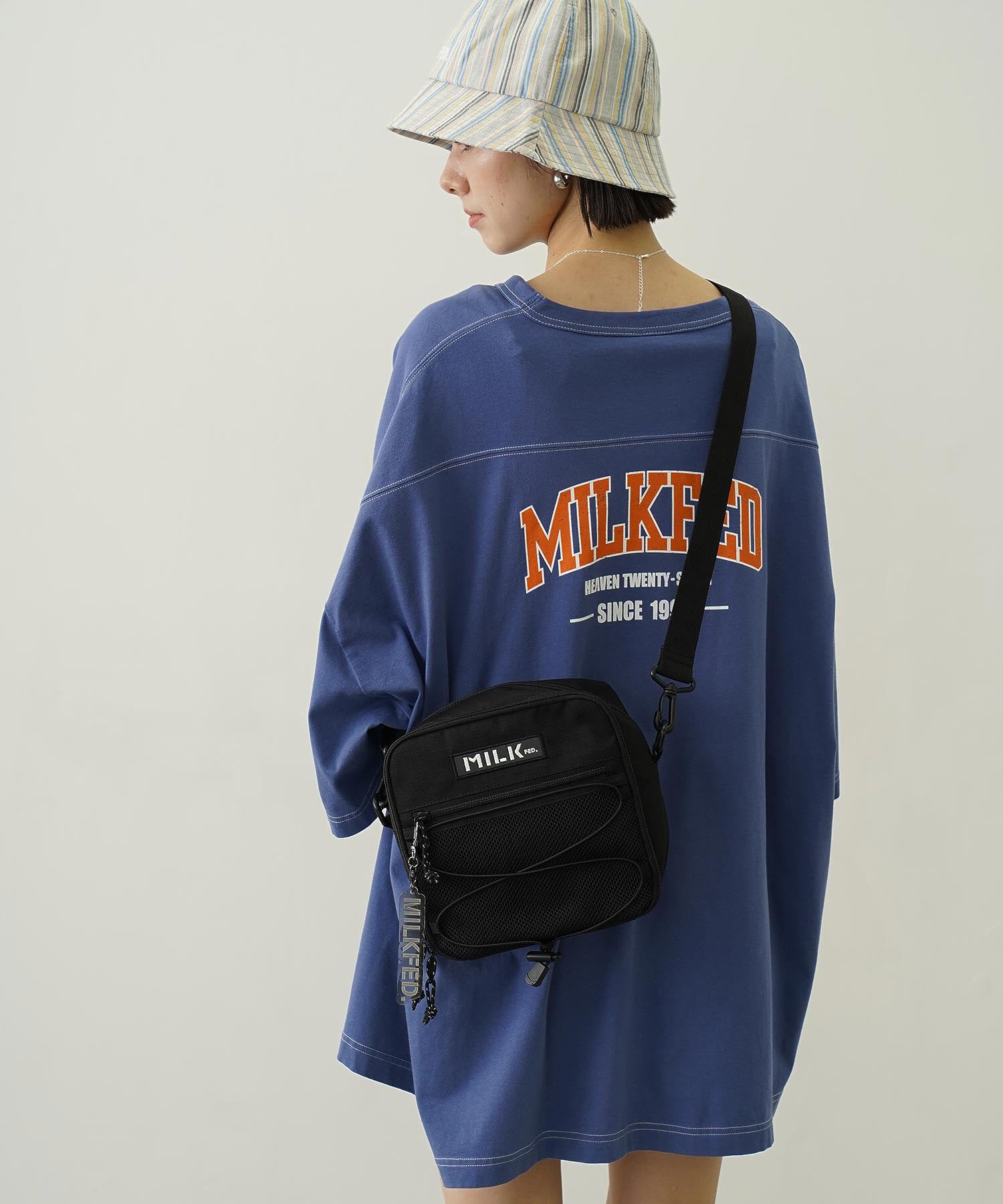 DAILY SQUARE SHOULDER BAG