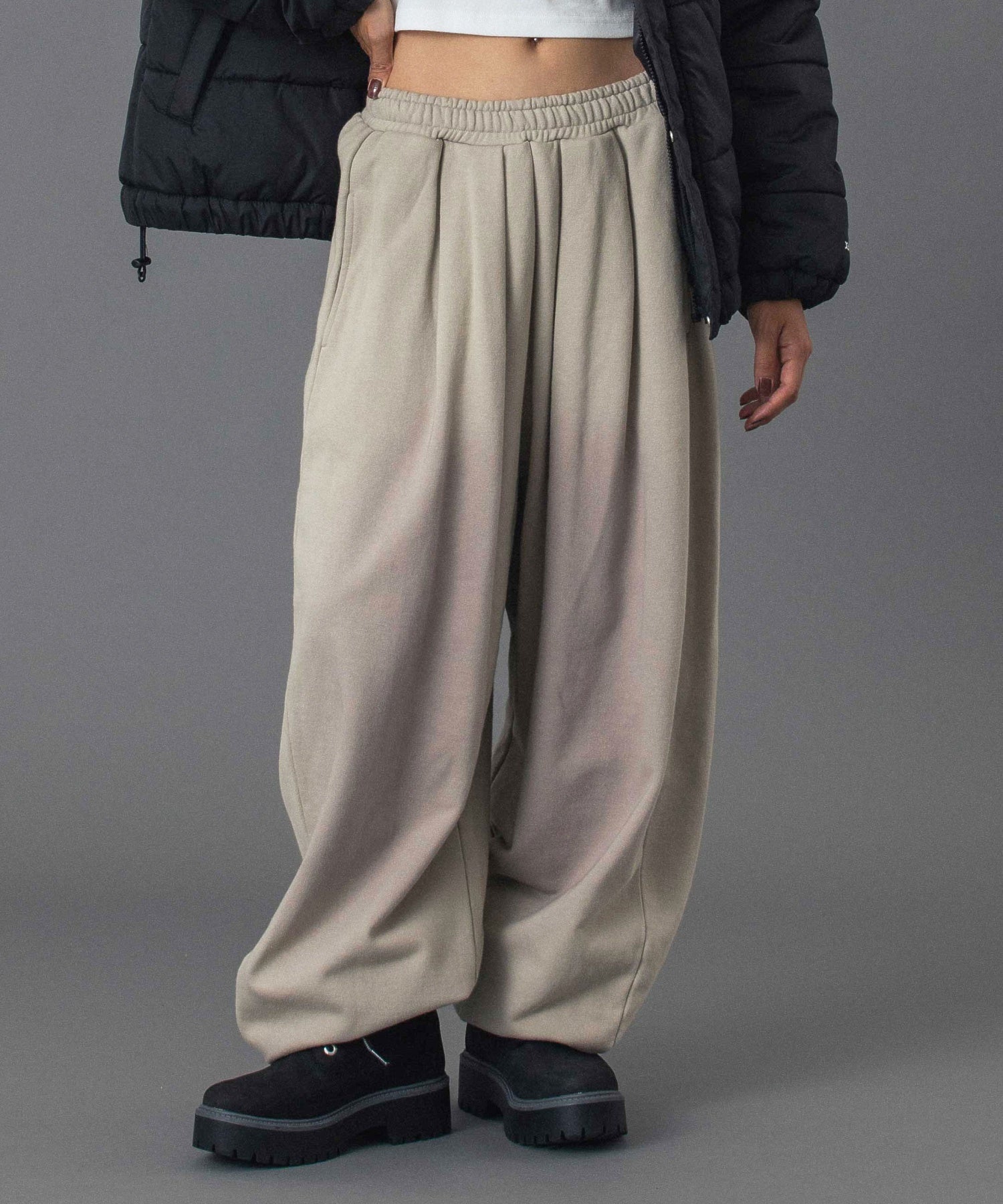 SPRAY PRINT BALLOON SWEAT PANTS