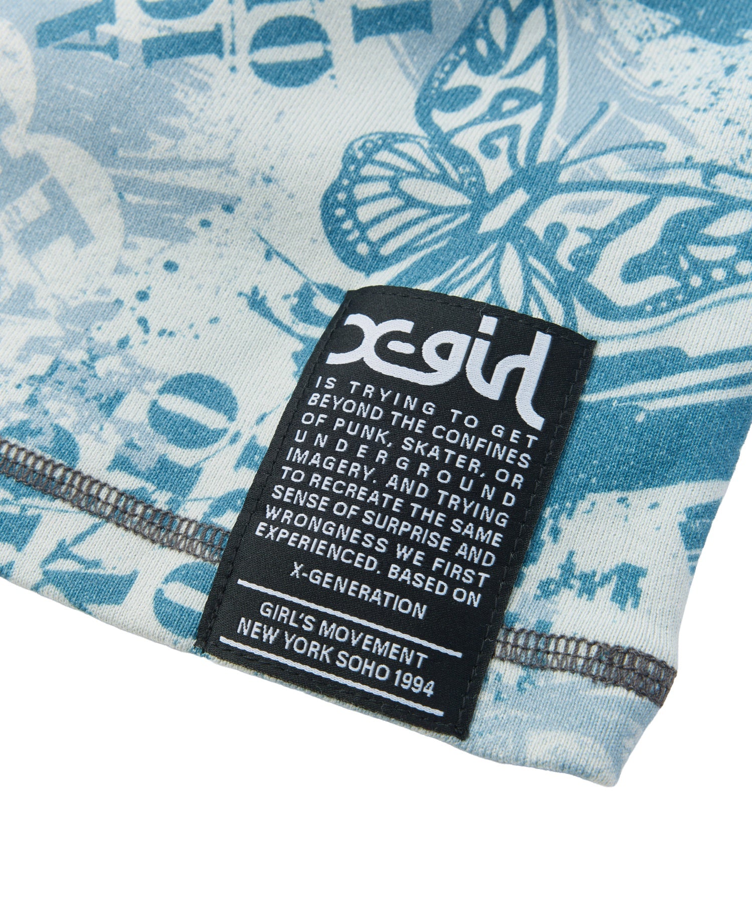 BRUSHED COLLAGE GRAPHIC HENLEY NECK L/S COMPACT TOP