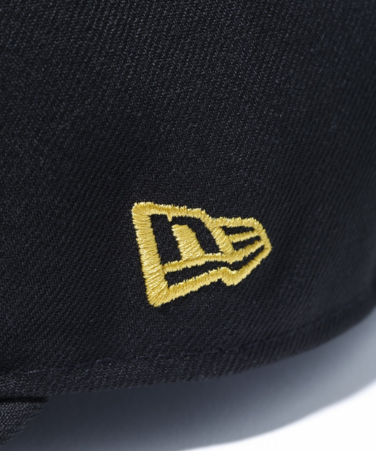 XLARGE×NEW ERA CREST LOGO CAP