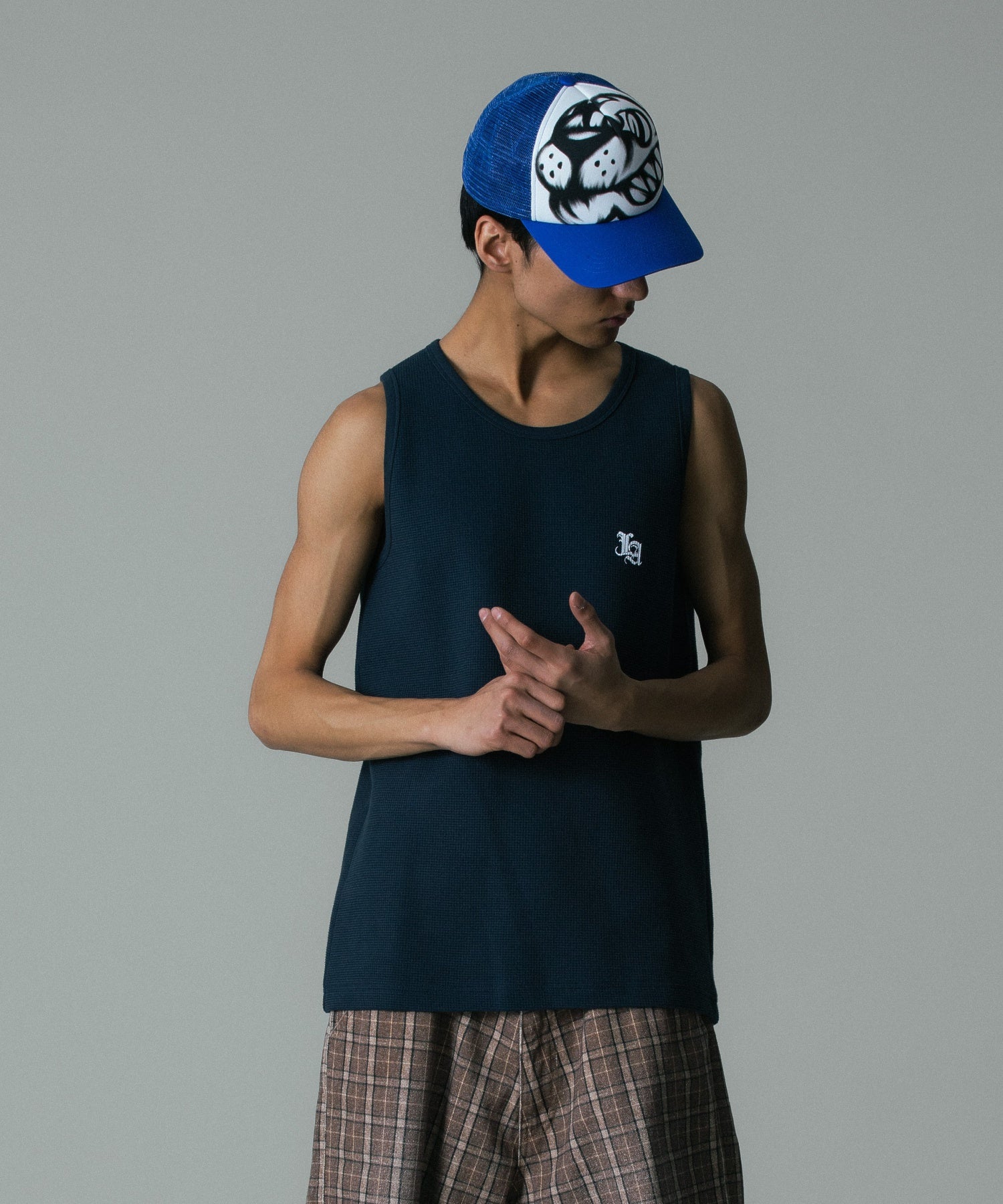 MODEL 身長183cm / 着用サイズ：Lサイズ