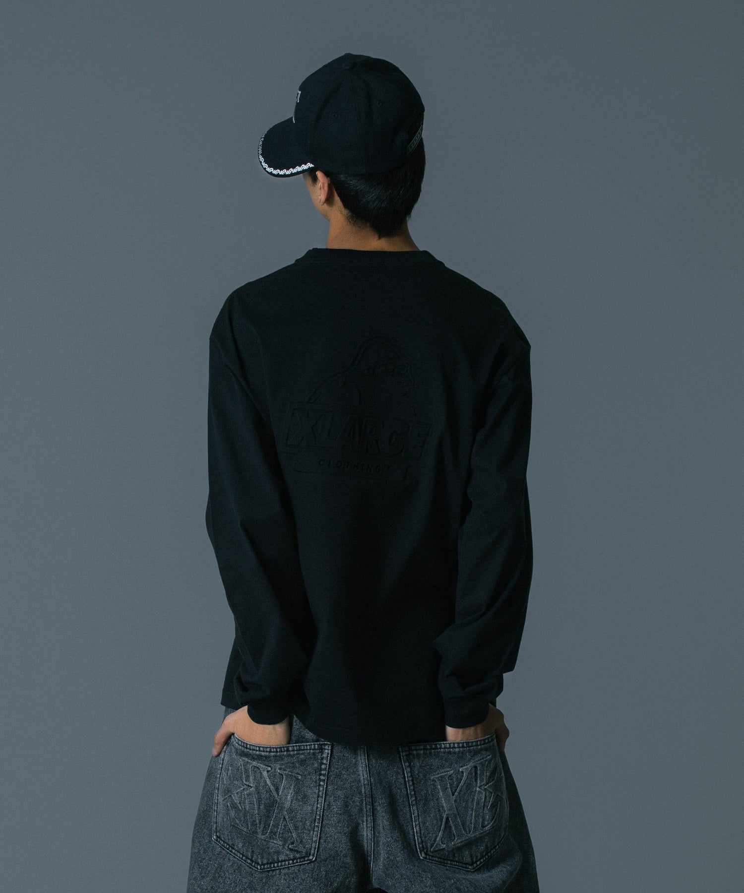 EMBOSSED SLANTED OG L/S TEE
