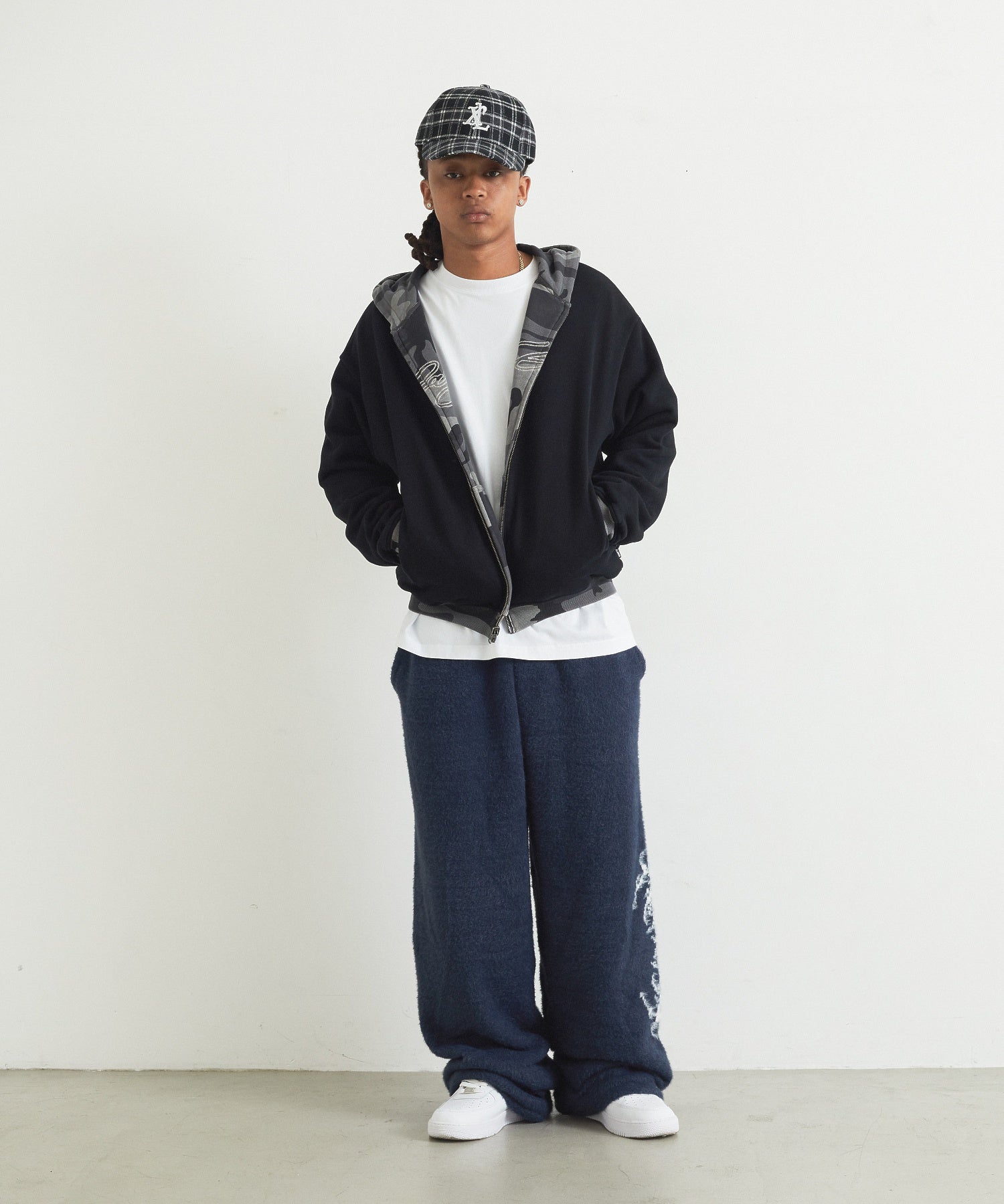 MODEL身長：170cm / 着用サイズ：Lサイズ