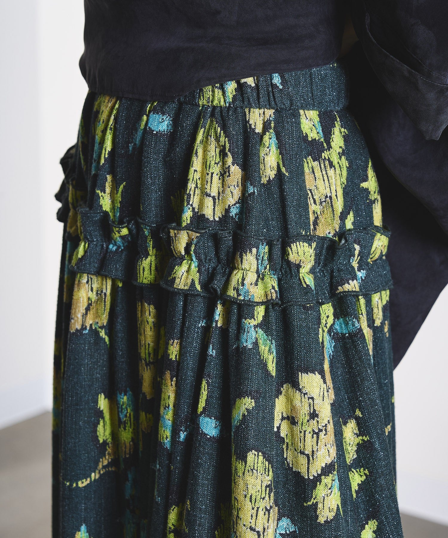 ROSE PRINT GATHERED SKIRT