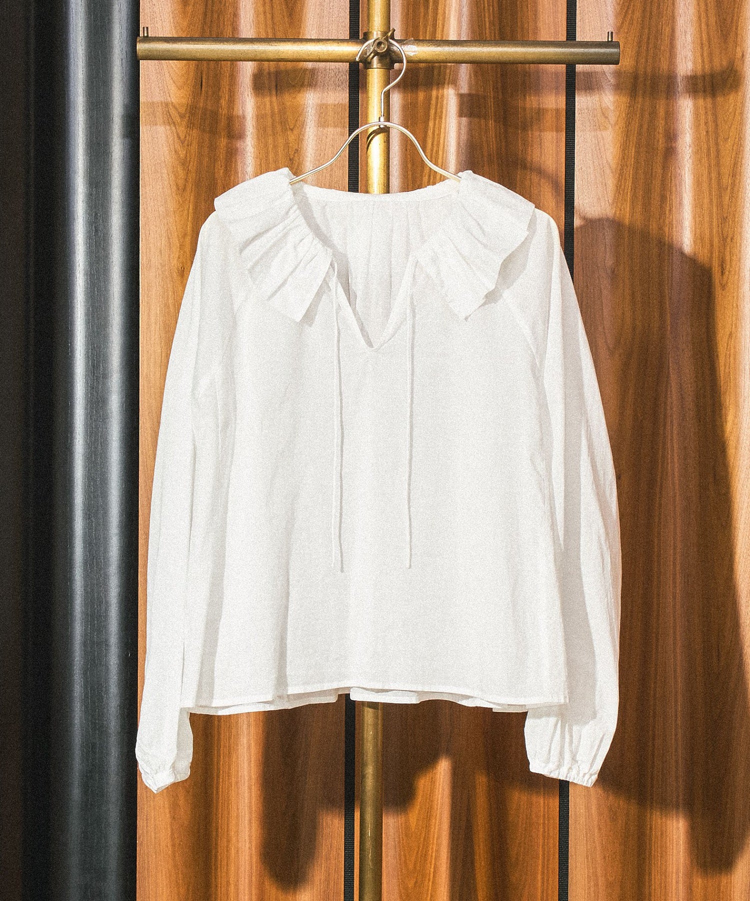 FRILL COLLAR BLOUSE
