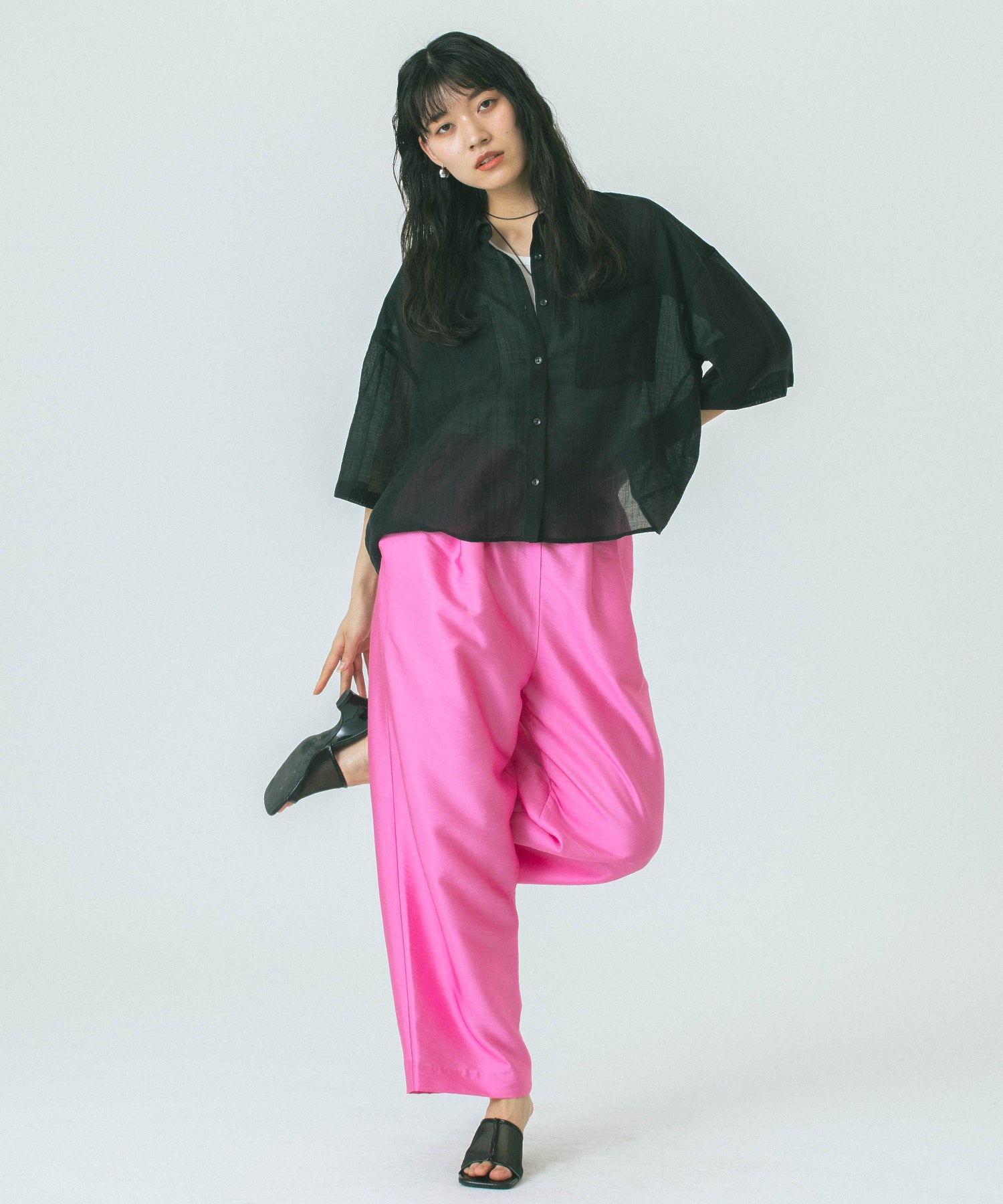 【WEB・一部店舗限定】CROPPED SHIRT