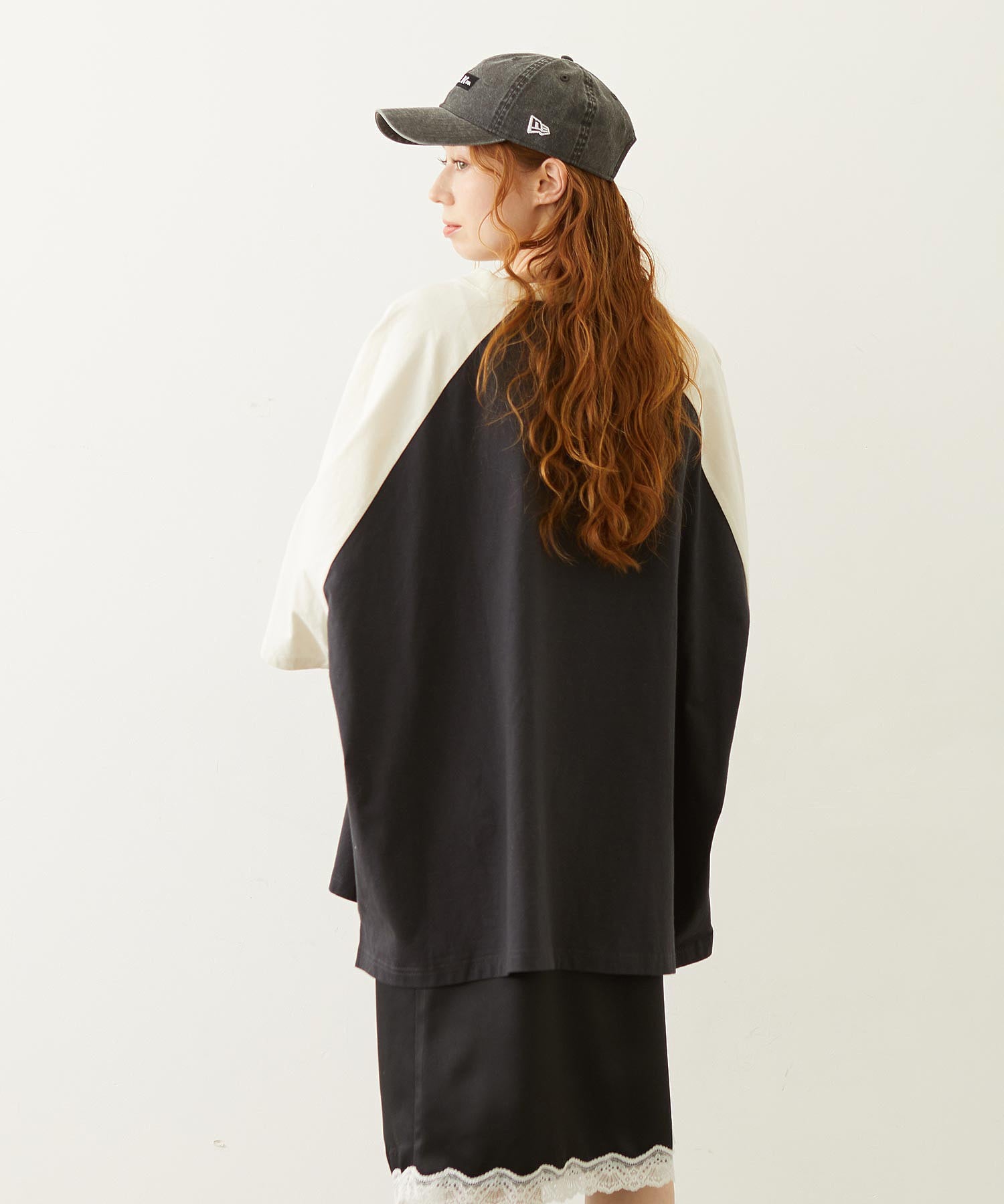 COLLEGE LOGO BIG S/S TOP