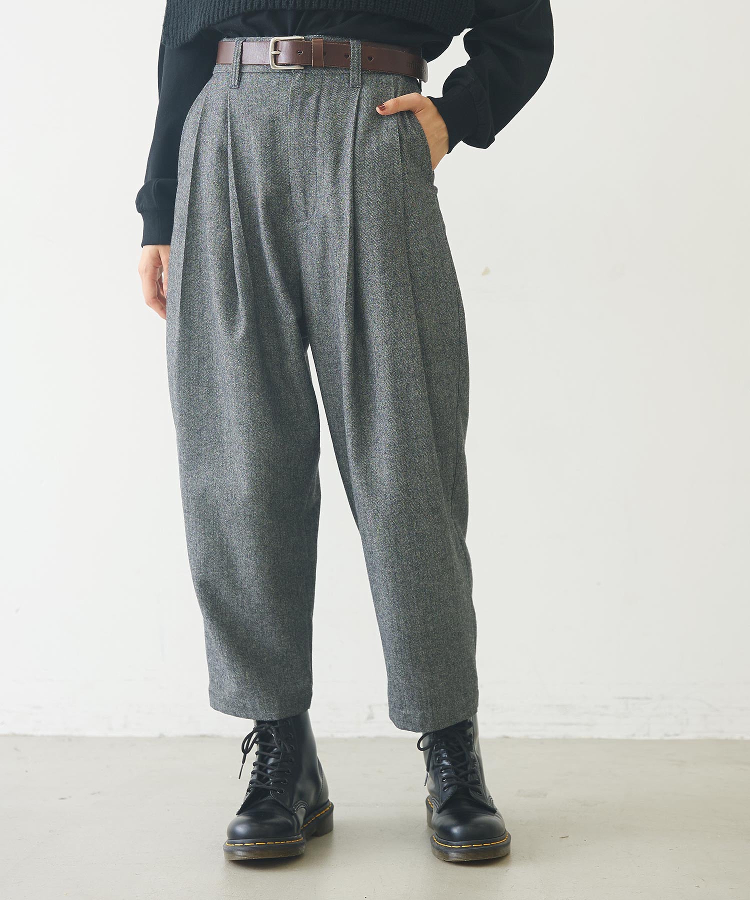 TAPERED CROPPED PANTS