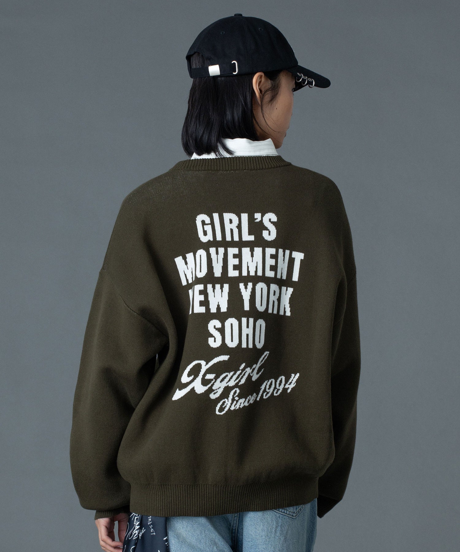 CURSIVE LOGO AND FACE JACQUARD KNIT TOP