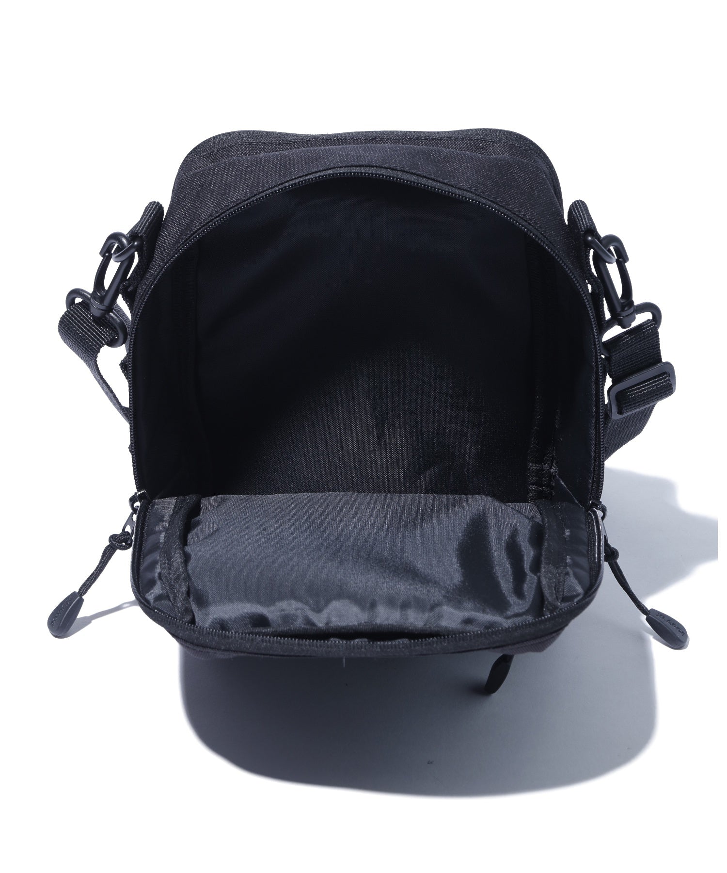 SQUARE SHOULDER BAG