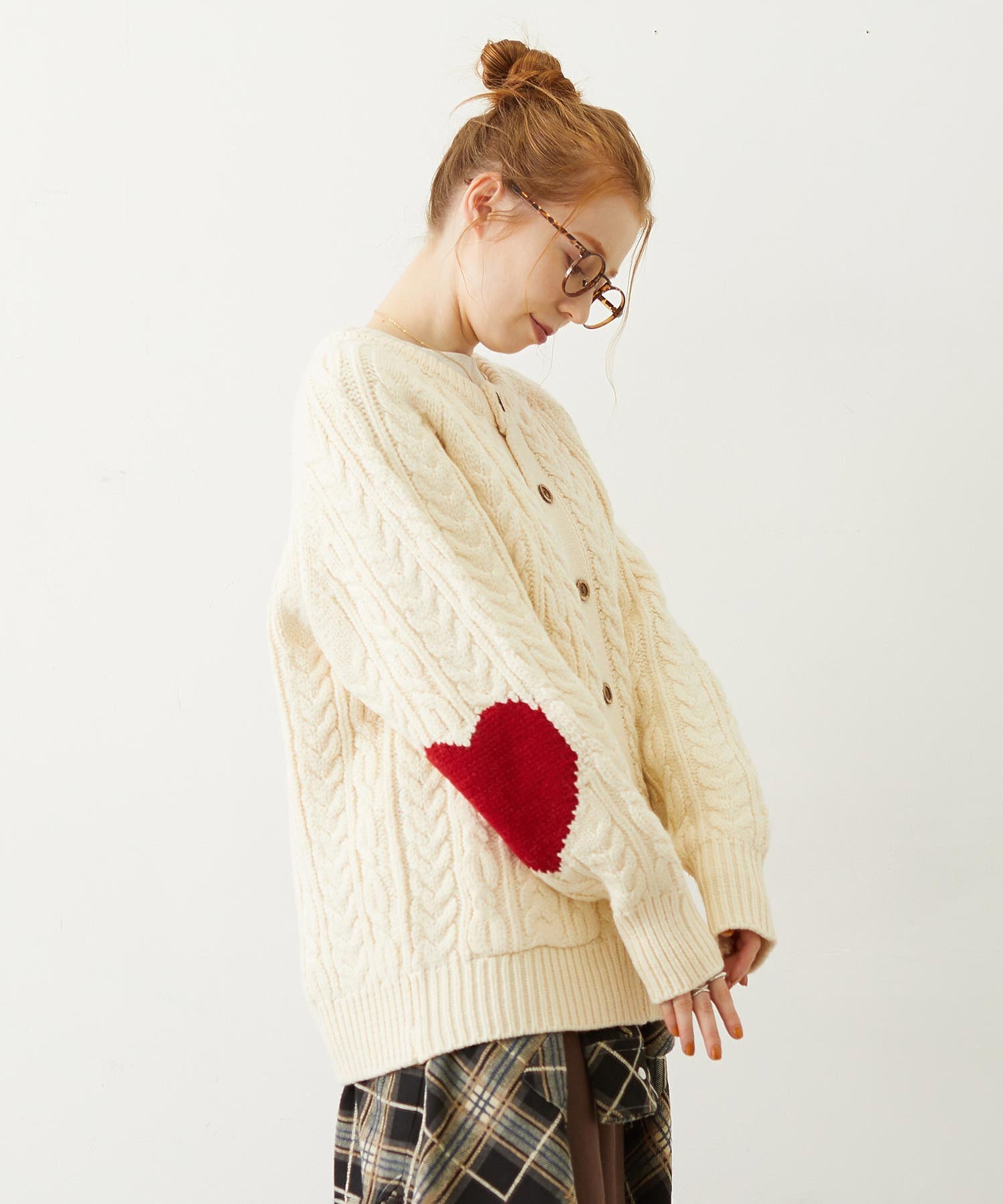 HEART ELBOW CABLE KNIT CARDIGAN