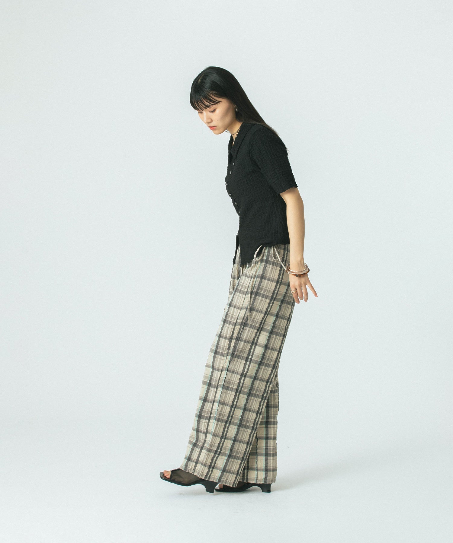 COMPACT BUTTONTEE