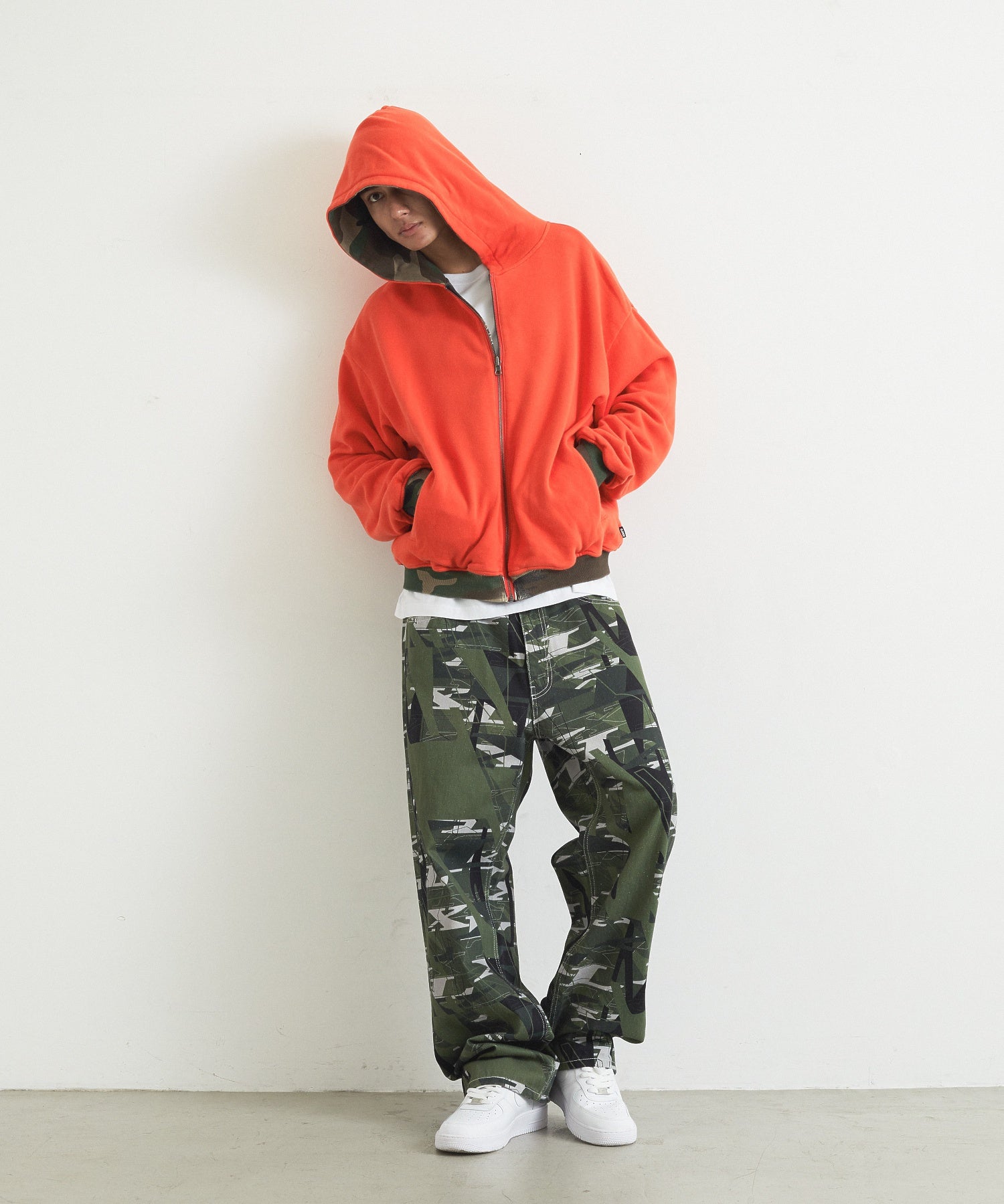 ALLOVER PRINT PANTS