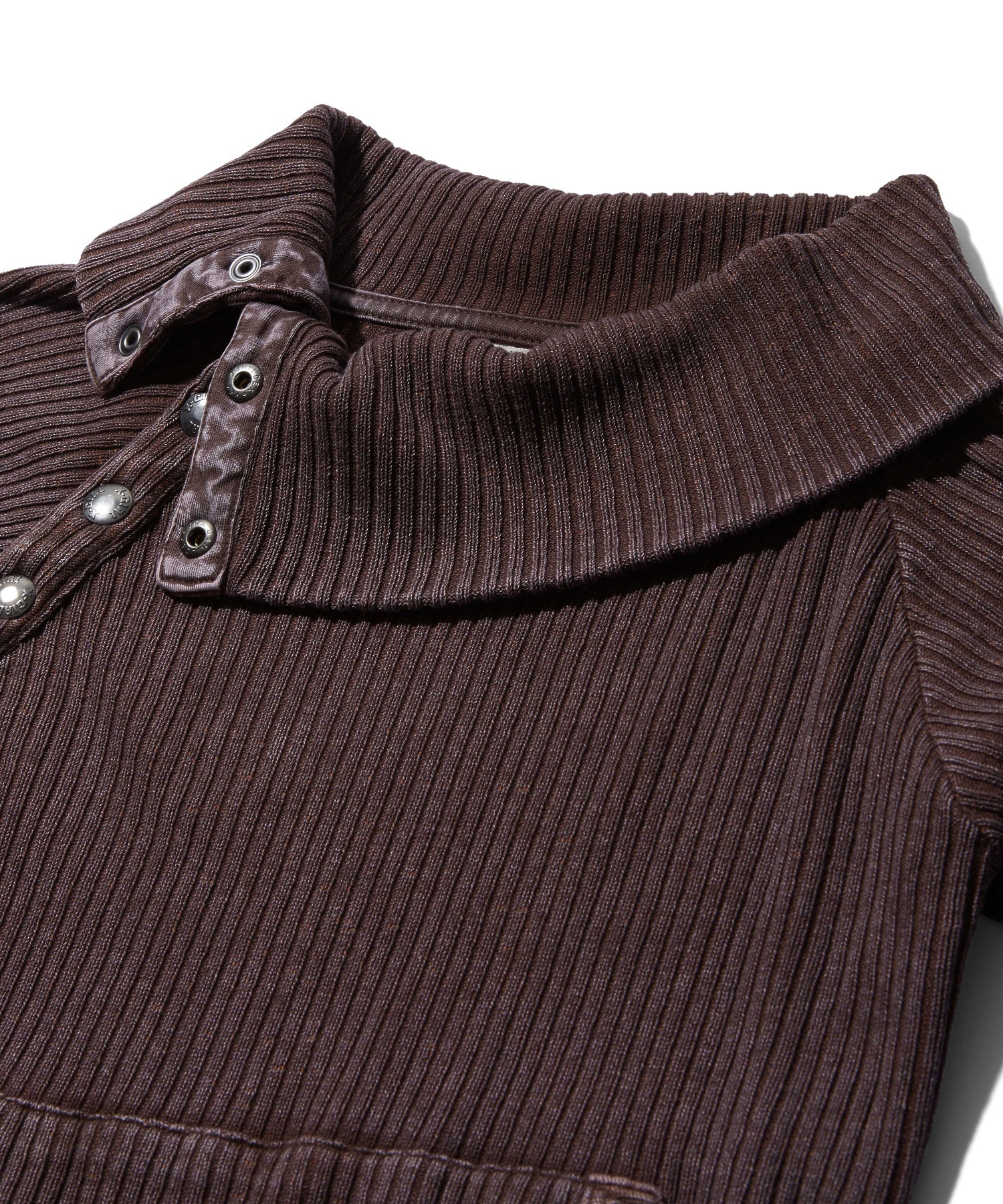 DEFORMED NECK FADED RIB TOP