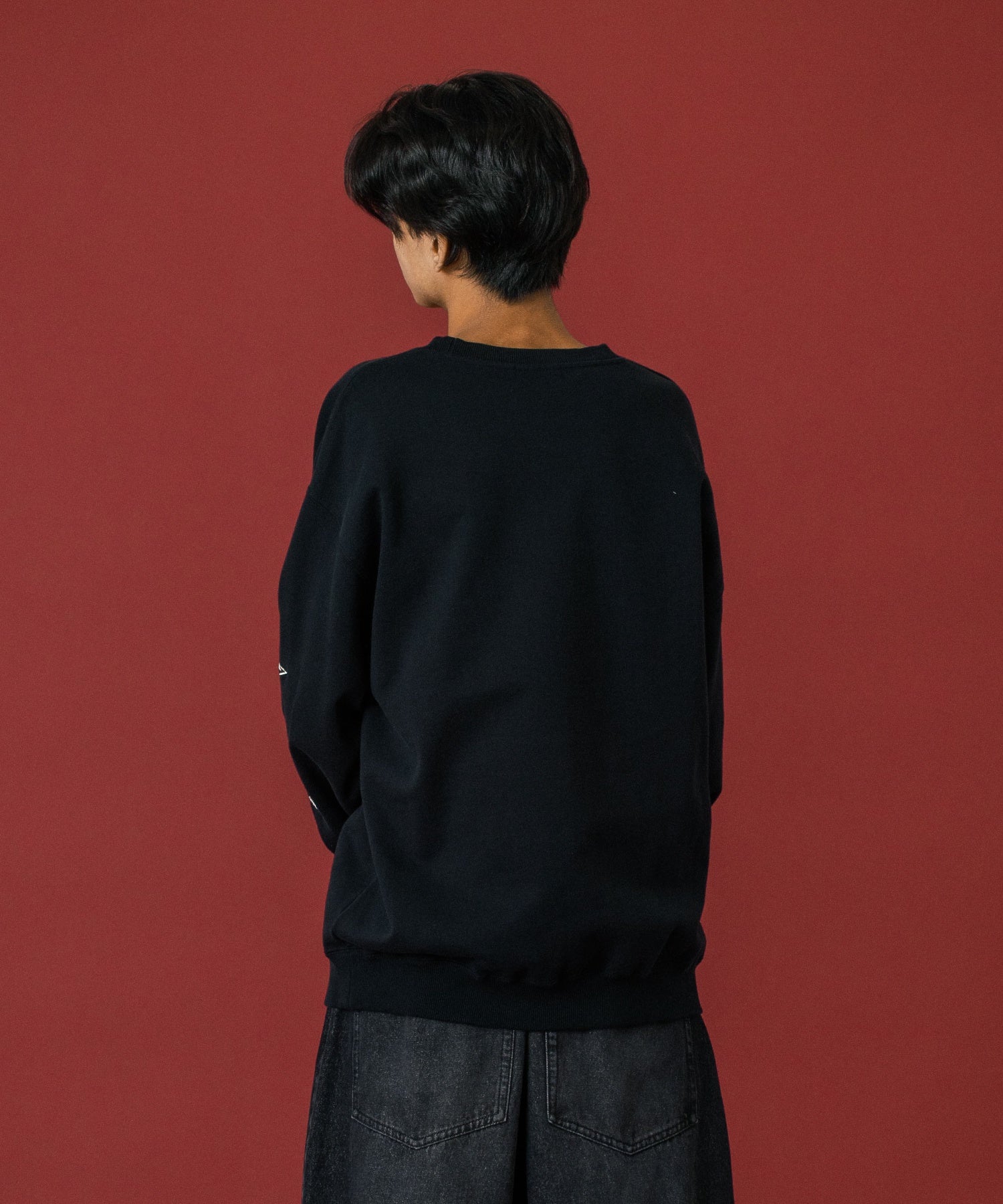 VARSITY CREWNECK SWEATSHIRT