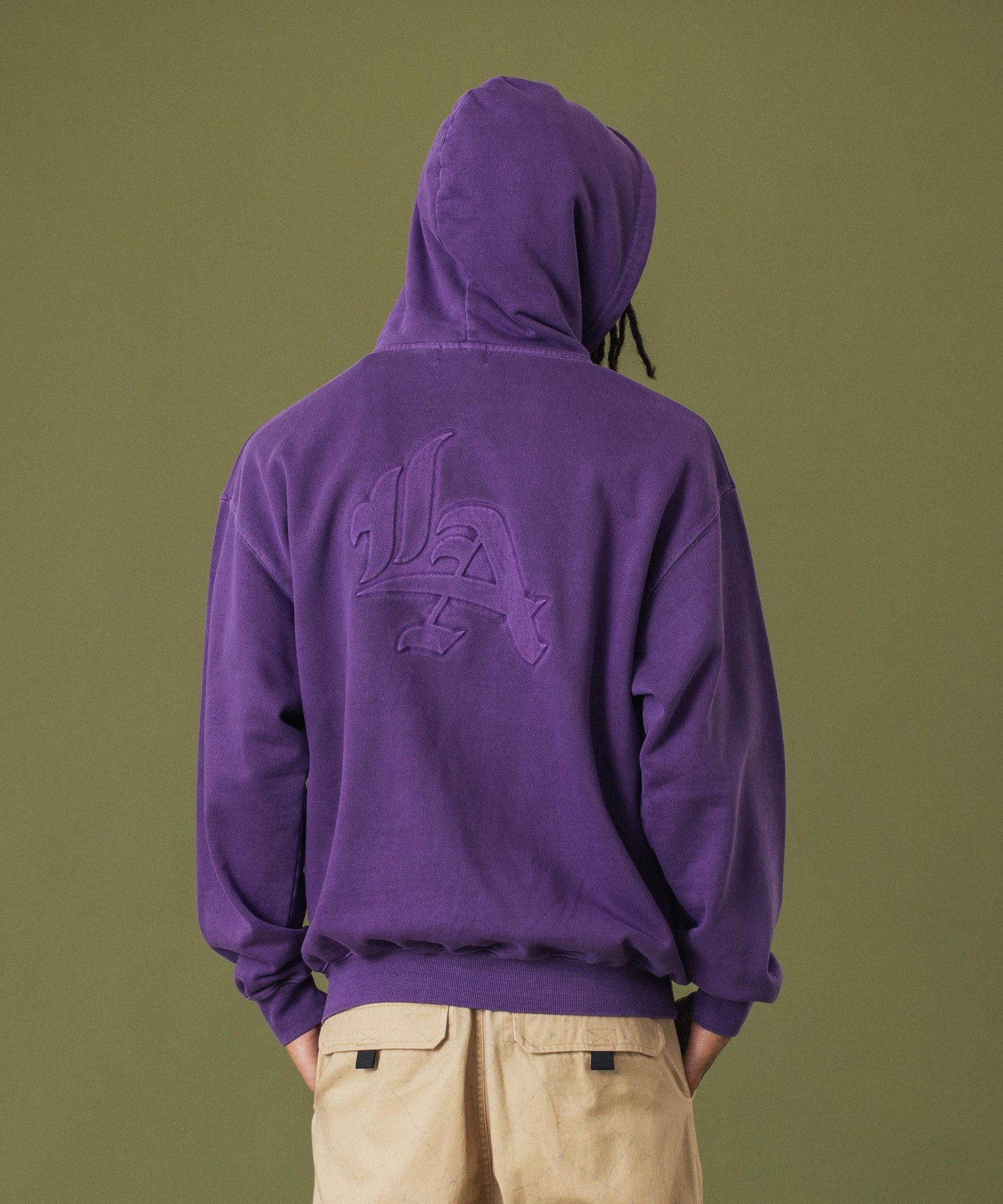 PIGMENT DYED EMBOSS LOGO ZIP HOODED SWEAT