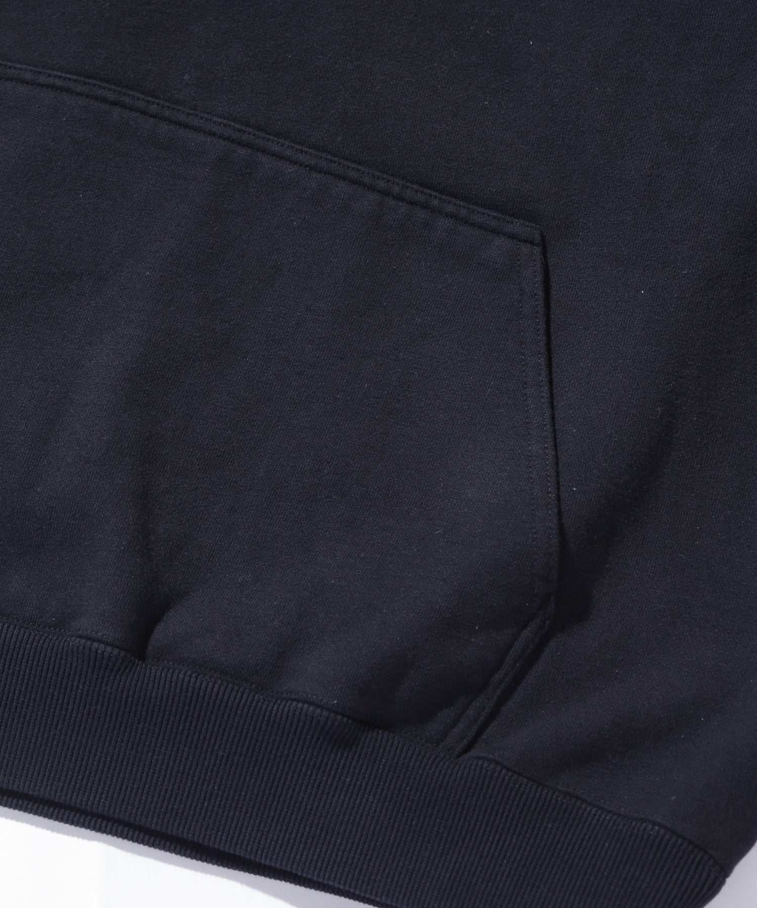 TAGGING PULLOVER HOODED SWEAT