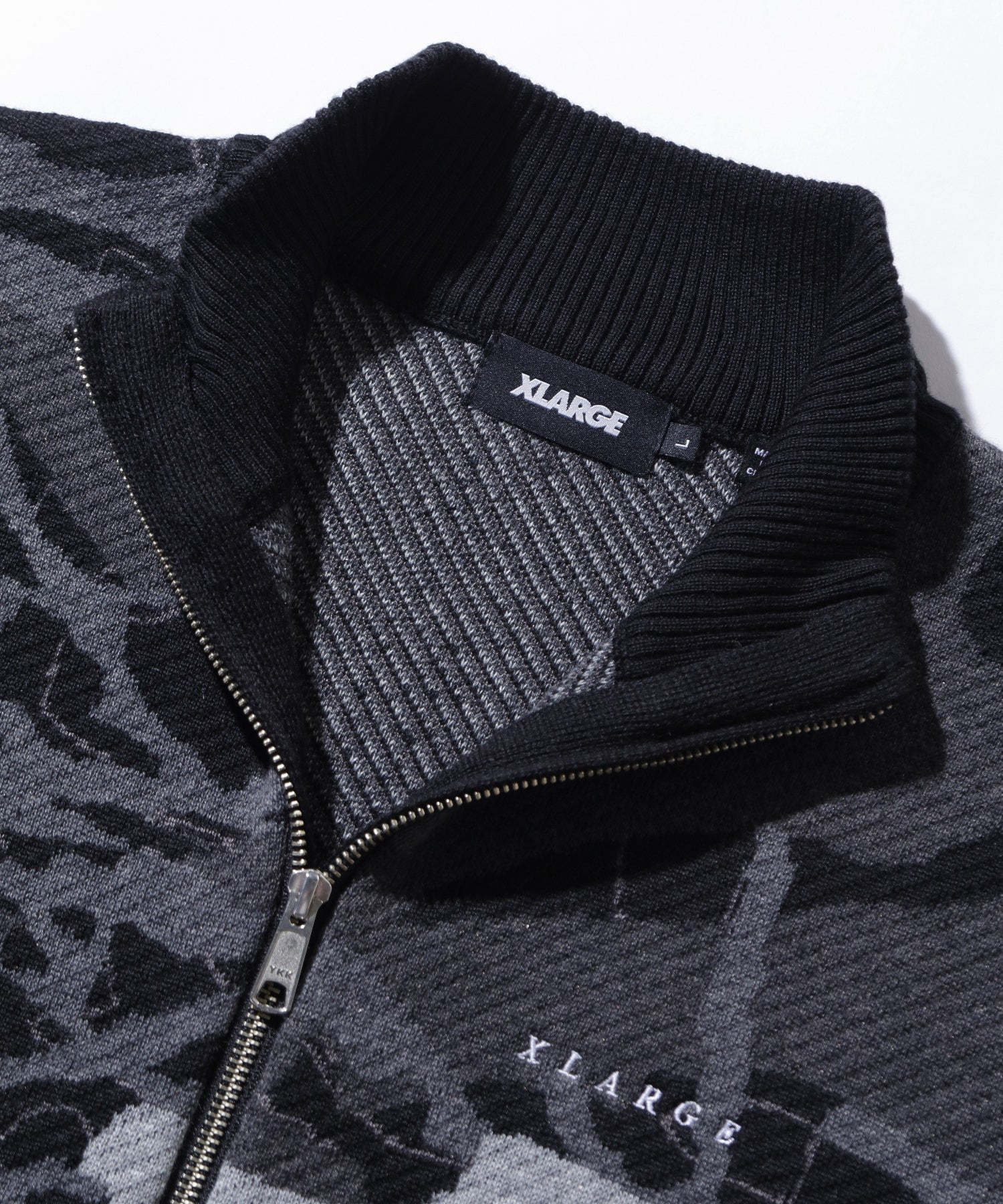 GEOMETRIC ZIP UP KNIT SWEATER