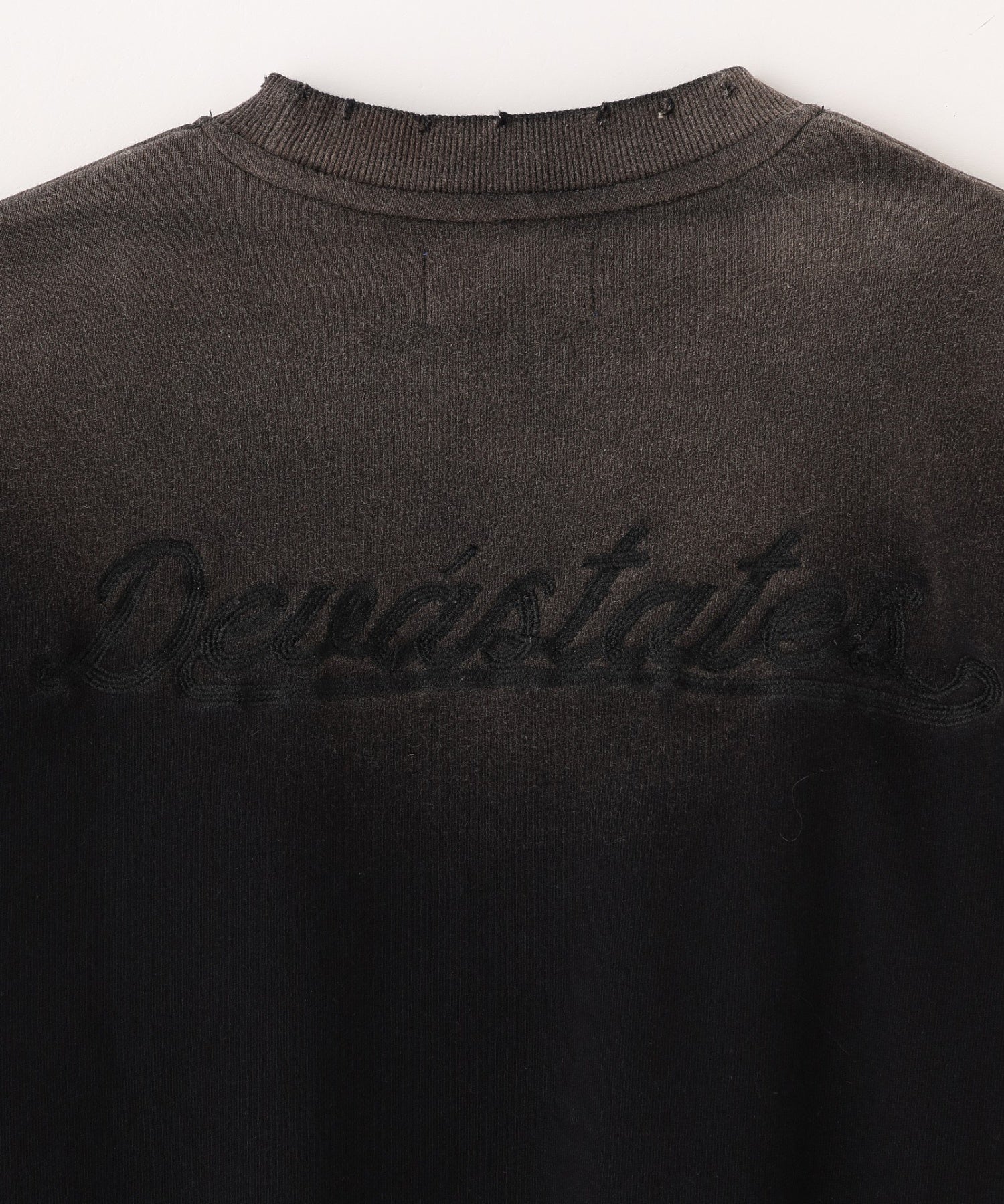 DEVA STATES/ディーヴァ ステイツ/RECLUSE Distressed Crewneck Sweater