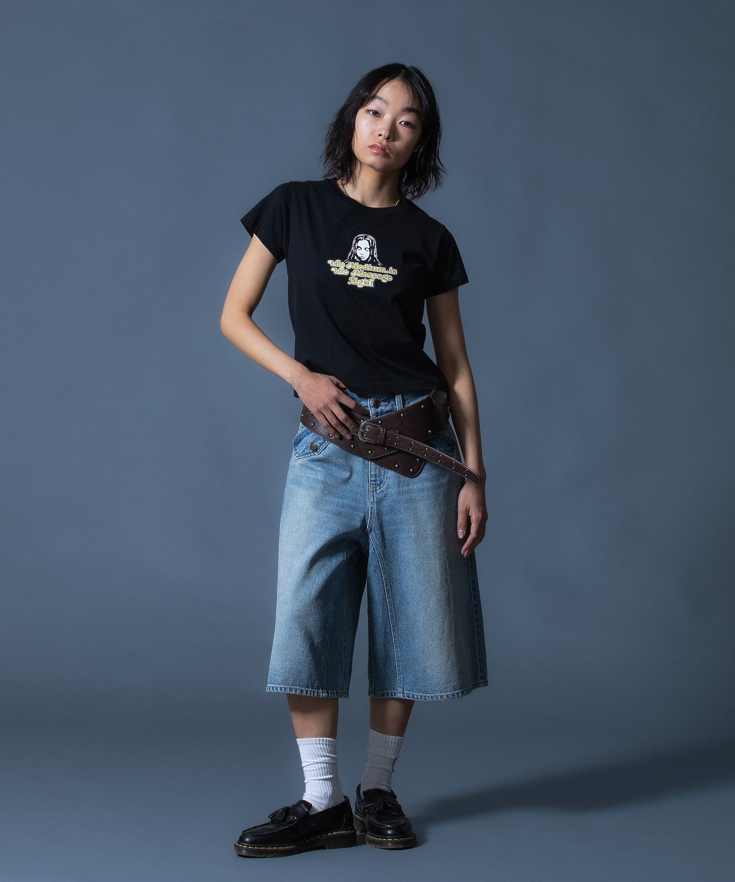 GLITTER LOGO AND FACE S/S BABY TEE