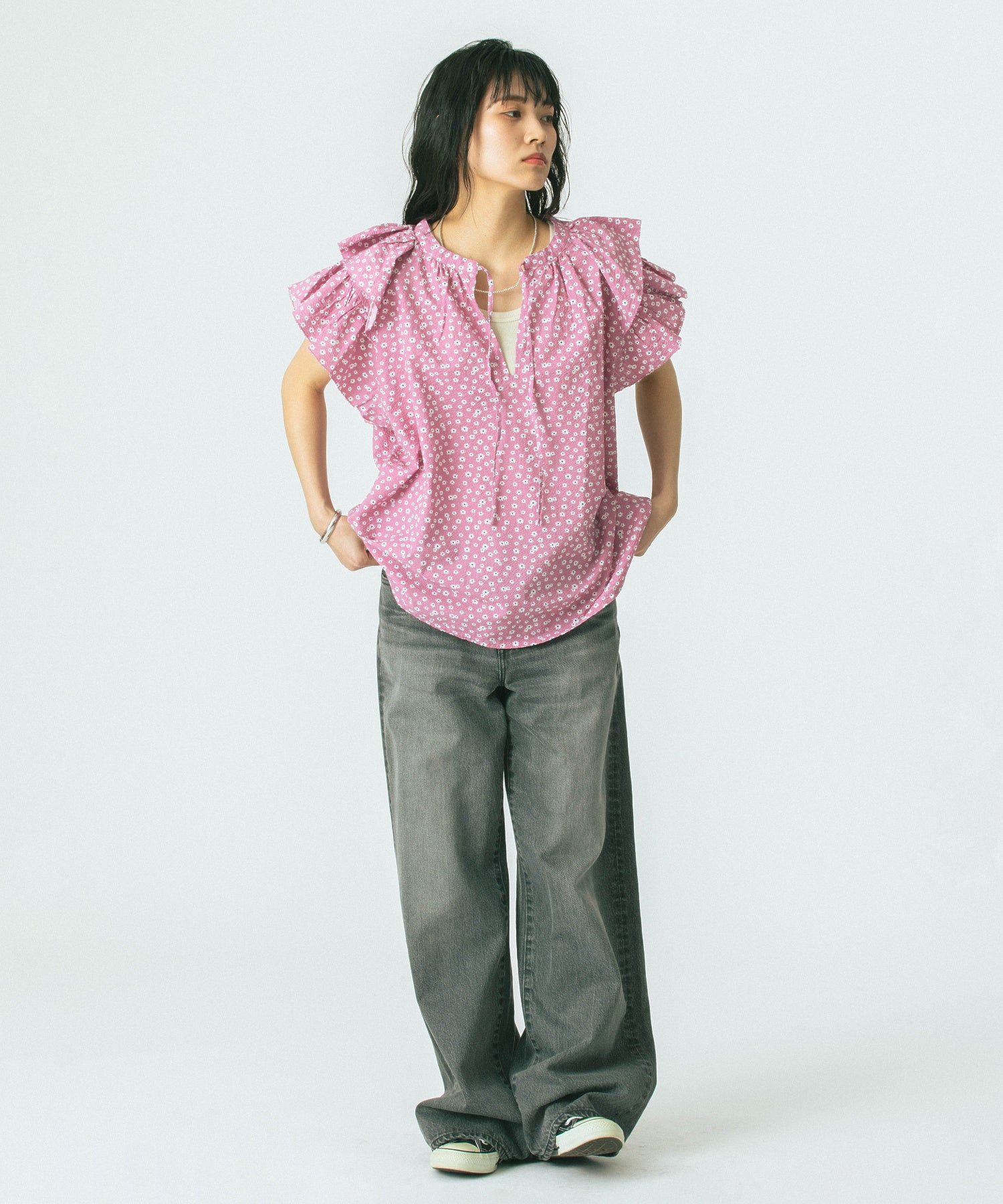 【WEB・一部店舗限定】SUCKER FRILL BLOUSE