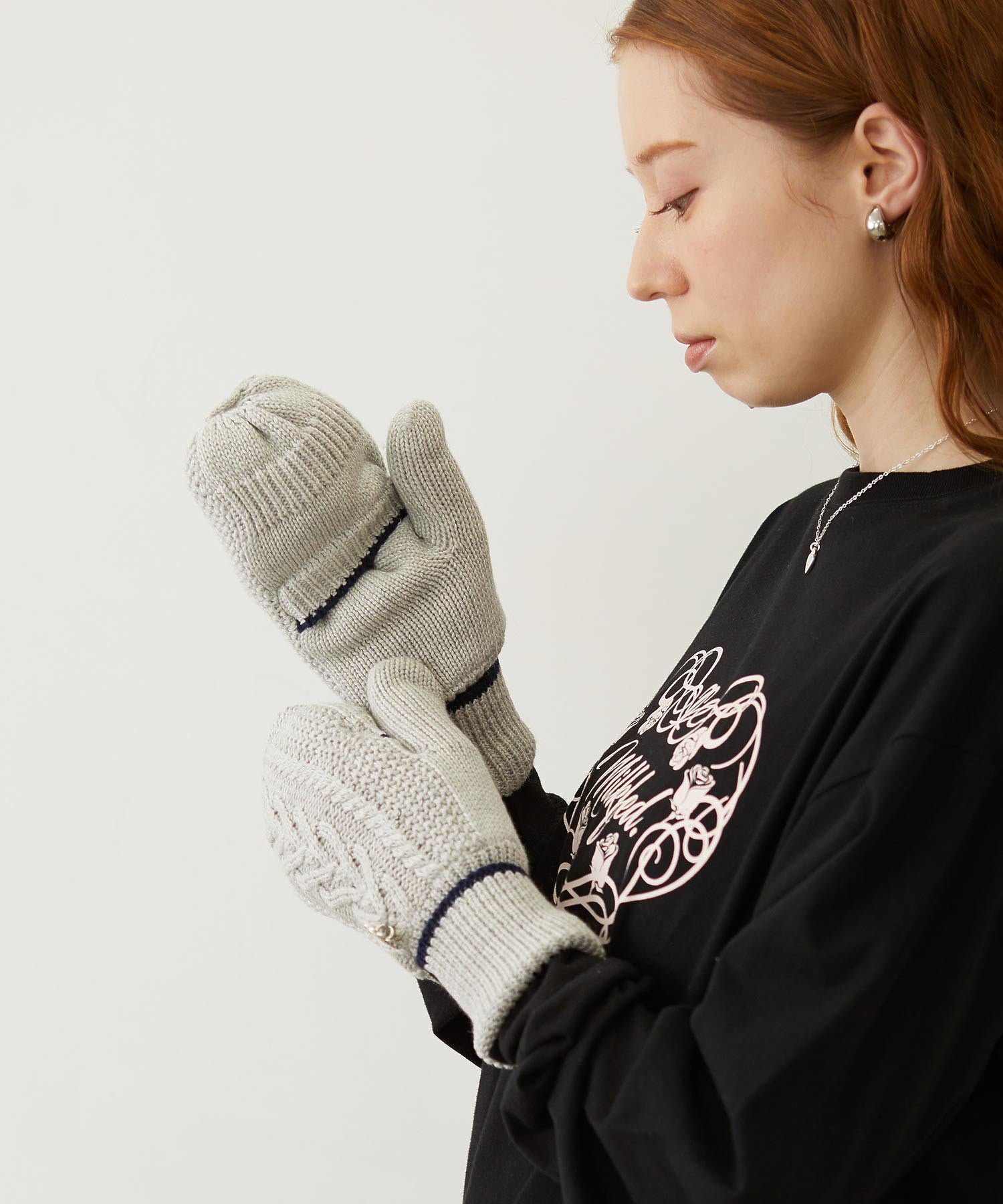 HEART CABLE MITTENS