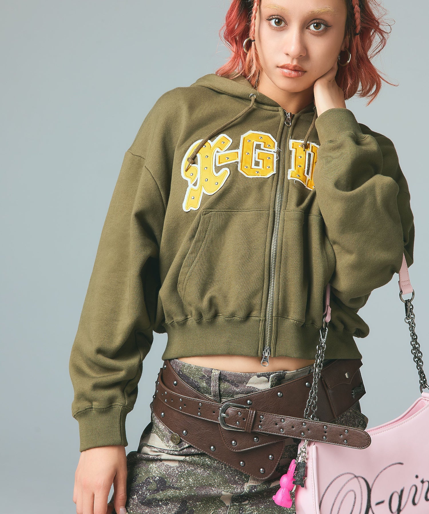 SPRAY SCRIPT LOGO SHOULDER BAG