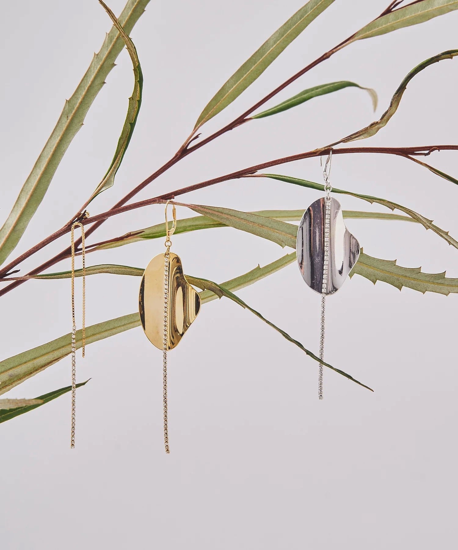 loni/LEAF BIJOU ASYMMETRY PIERCE