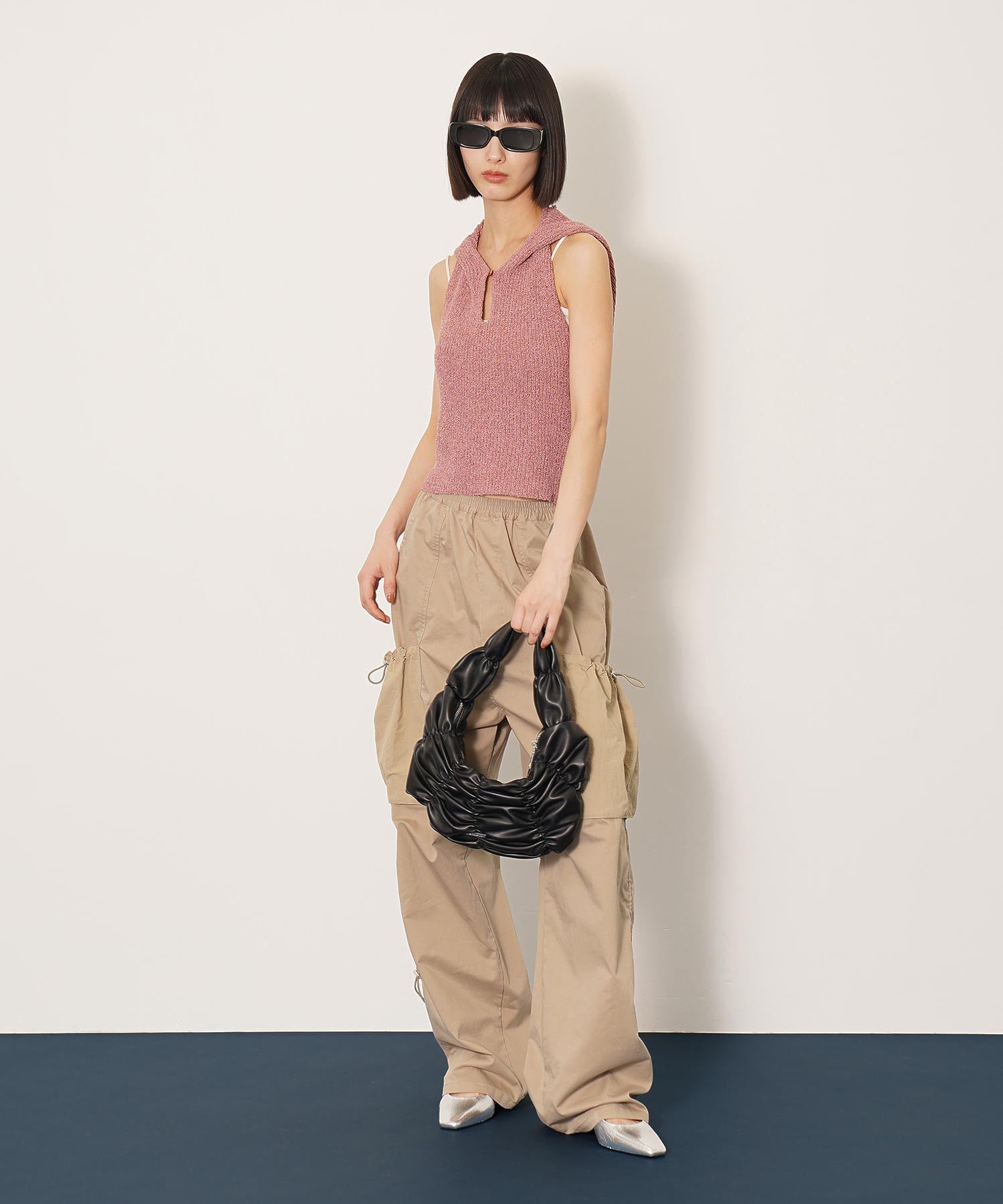 ＜人気アイテム再入荷＞バックオープンニットフーディー