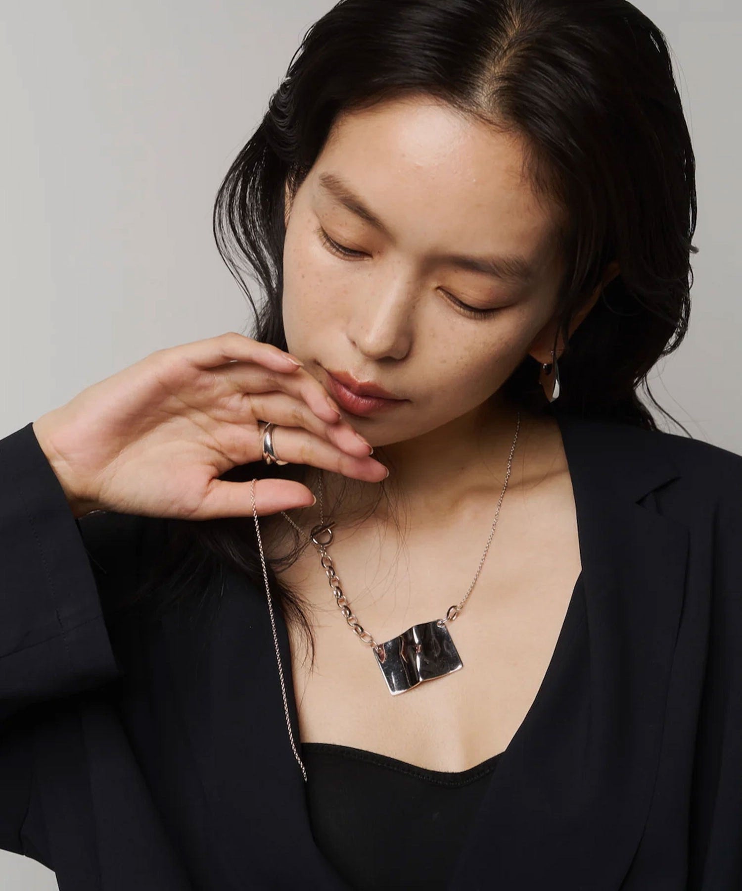 loni/GROUND PLATE NECKLACE