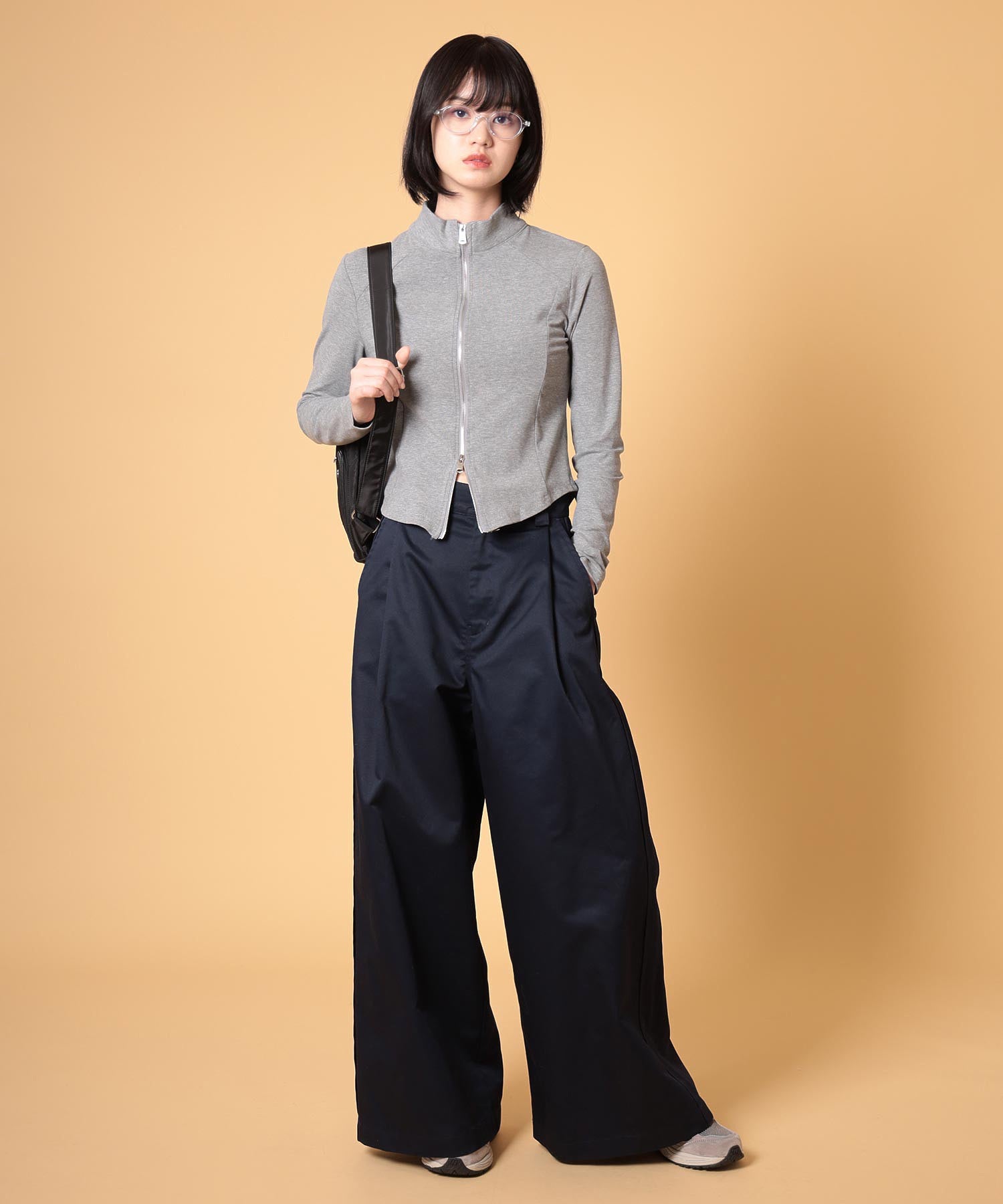 チノスーパーワイドパンツ
