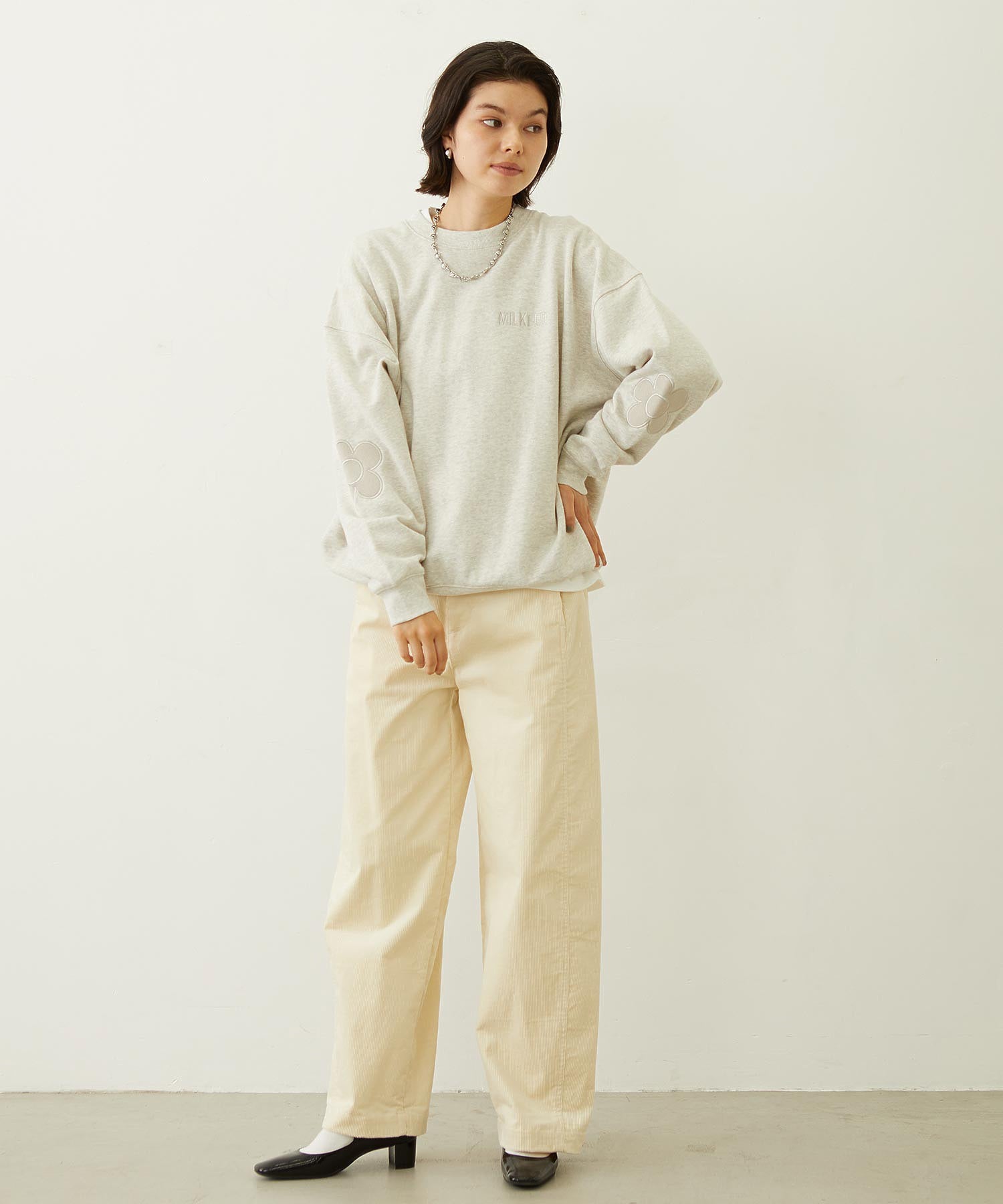 FLOWER ELBOW PATCH SWEAT TOP