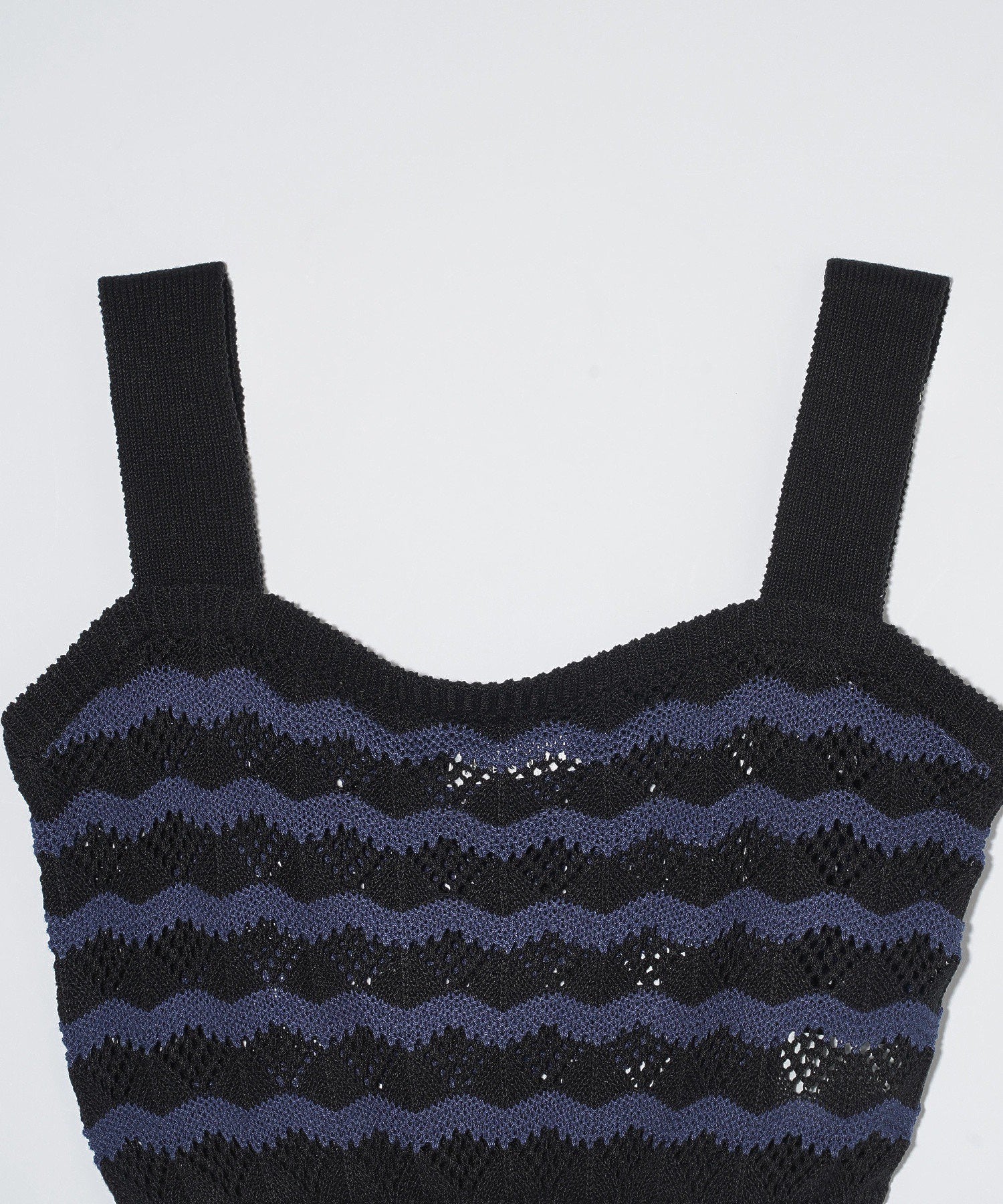 WAVE PATTERN KNIT CAMISOLE