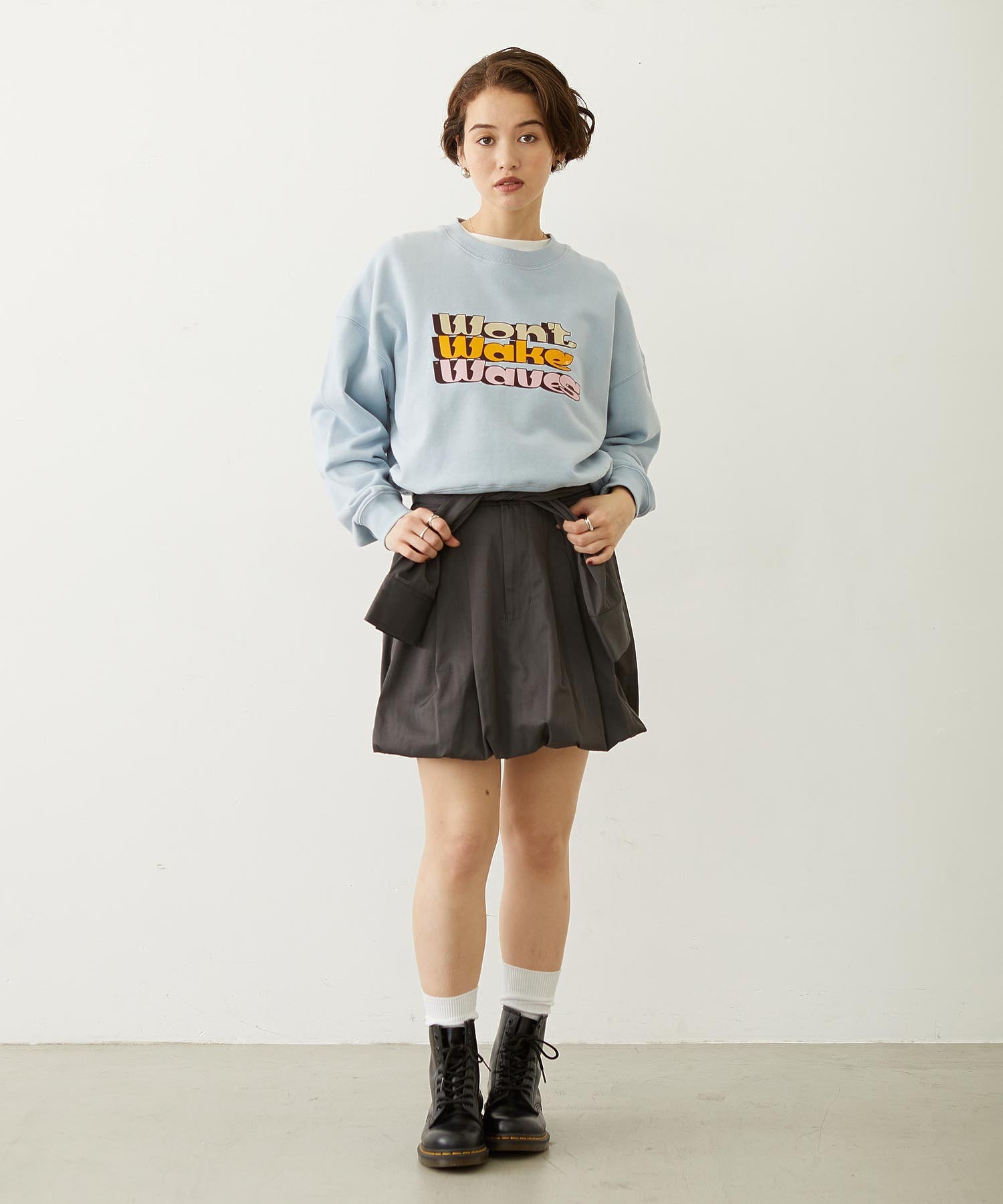 THREE-TIERED LOGO CLEAR PRINT SHORT CREW SWEAT