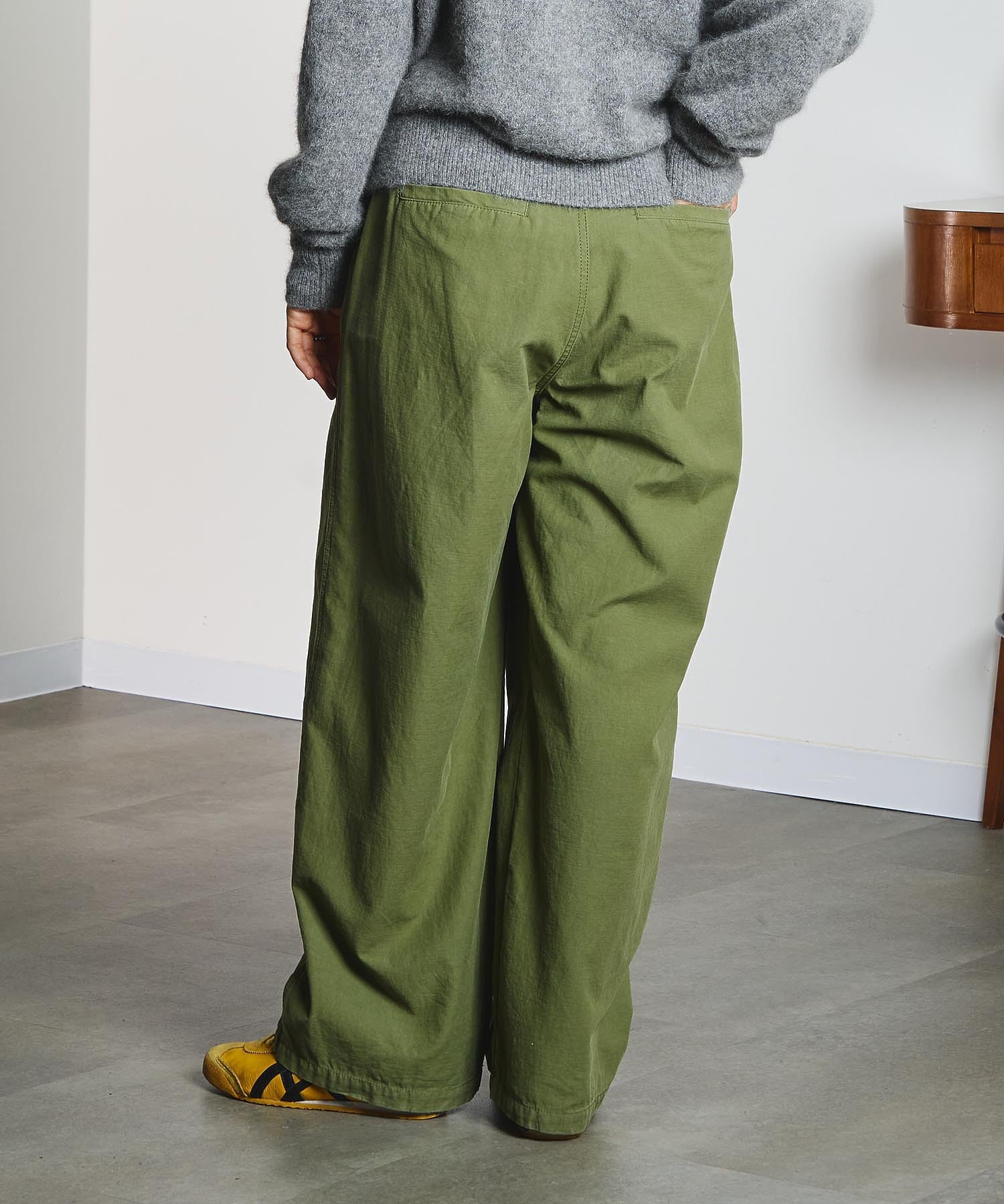 DENIM/BACK SATIN PANTS