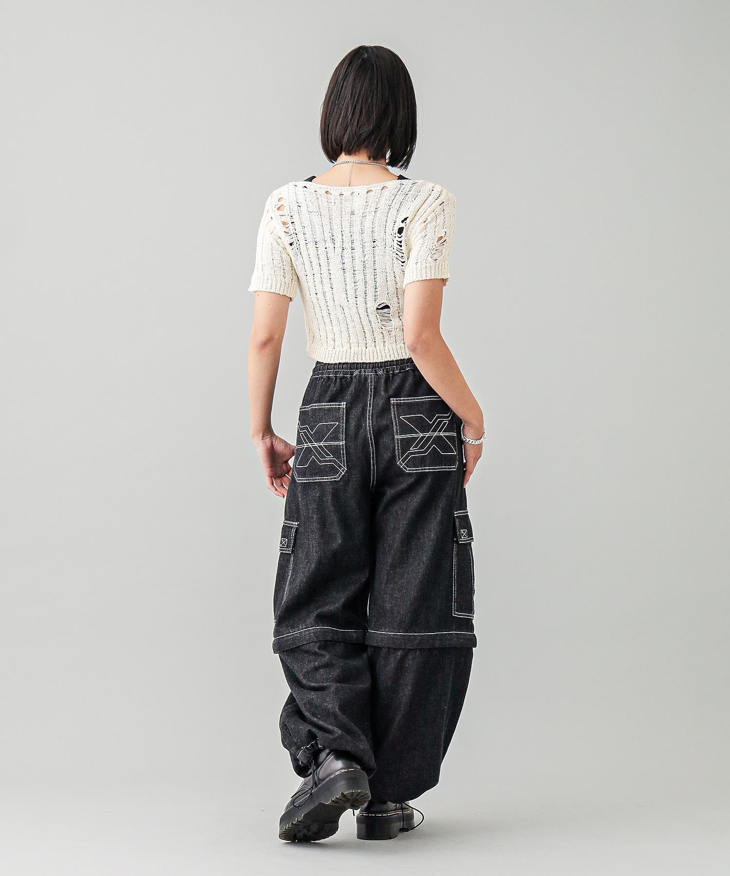 DISTRESSED TAPE YARN KNIT TOP