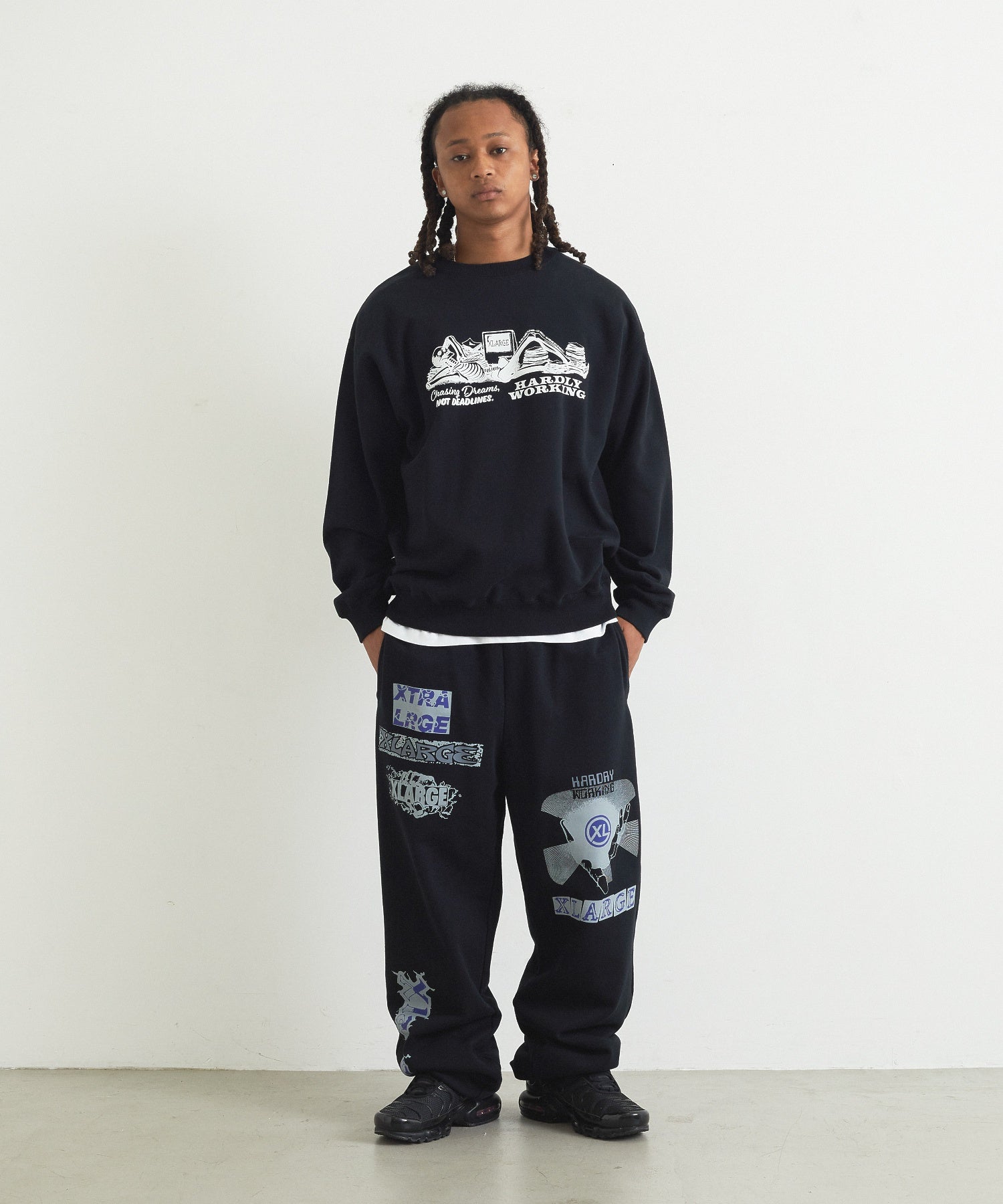 CHASING DREAMS CREWNECK SWEATSHIRT