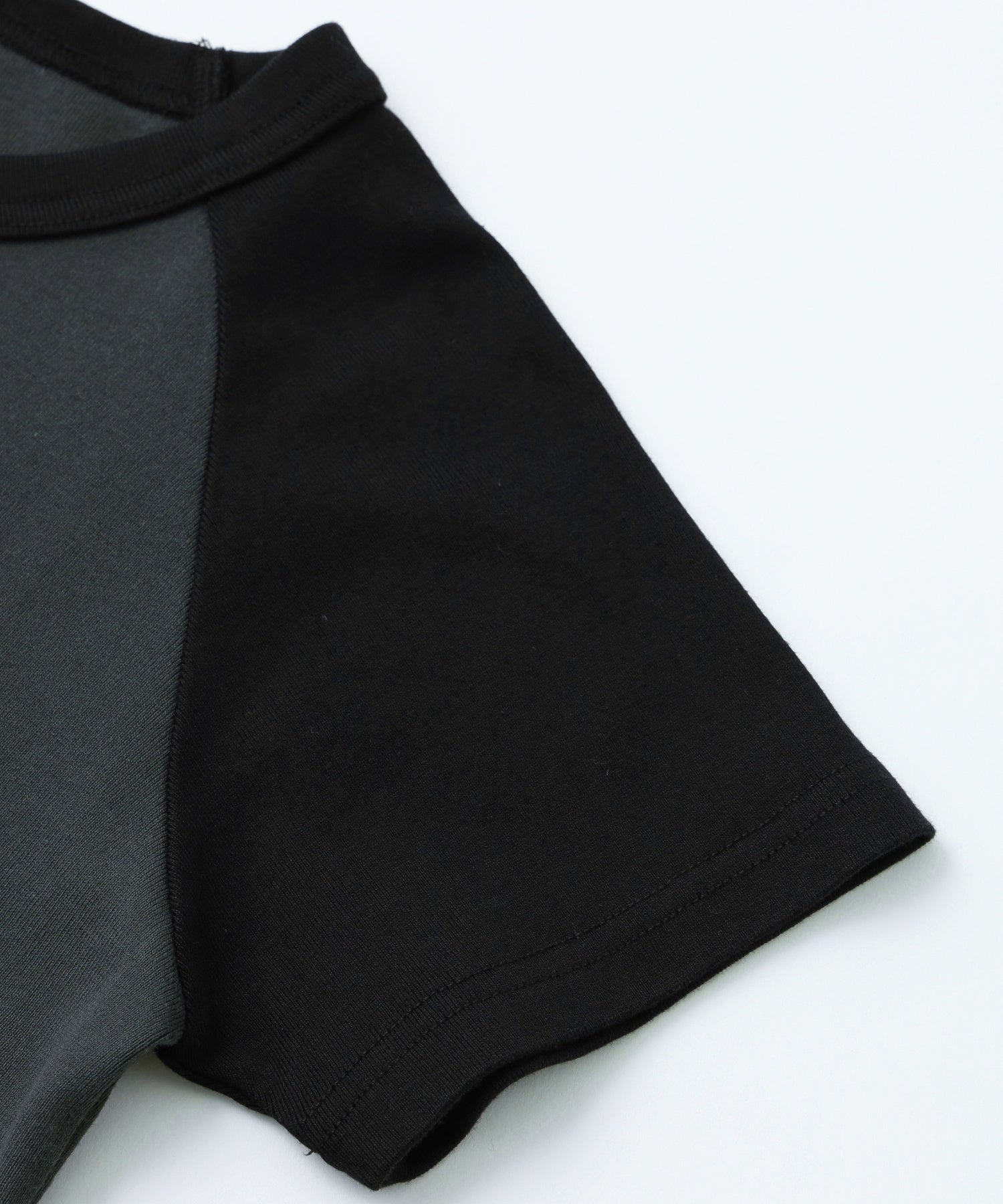 FACE EMBROIDERED PATCH RAGLAN S/S BABY TEE