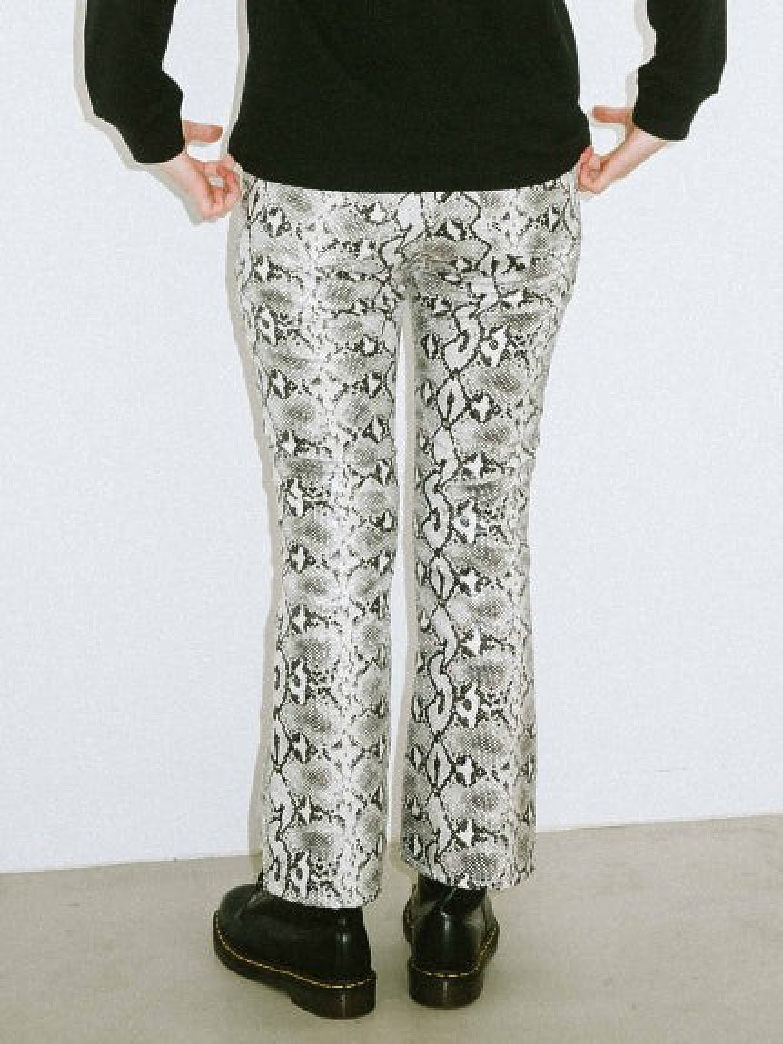 SNAKE PATTERN FLARE PANTS X-girl