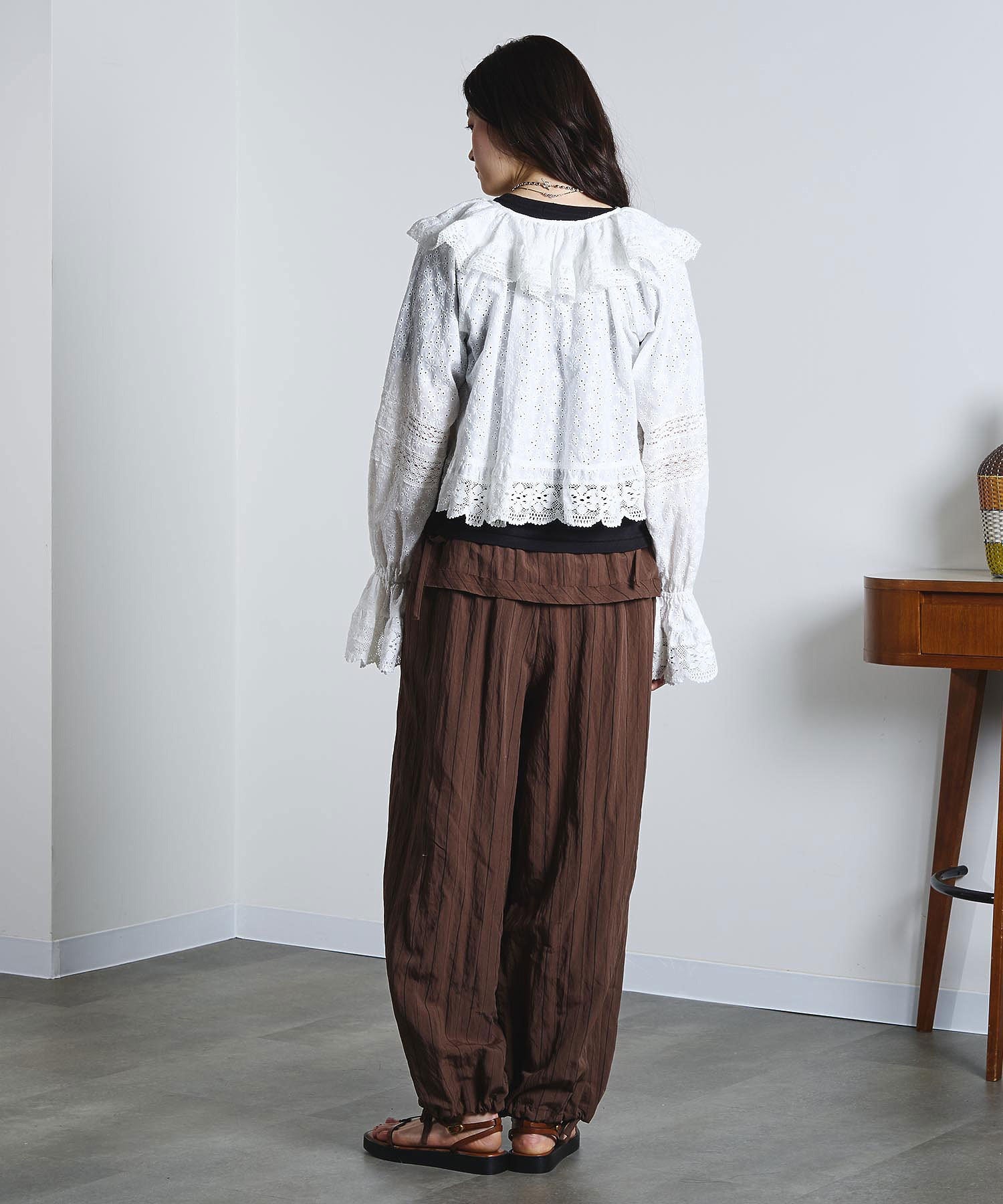 mag.by c/COTTON EMBROIDERY L/S FRILL SHIRT