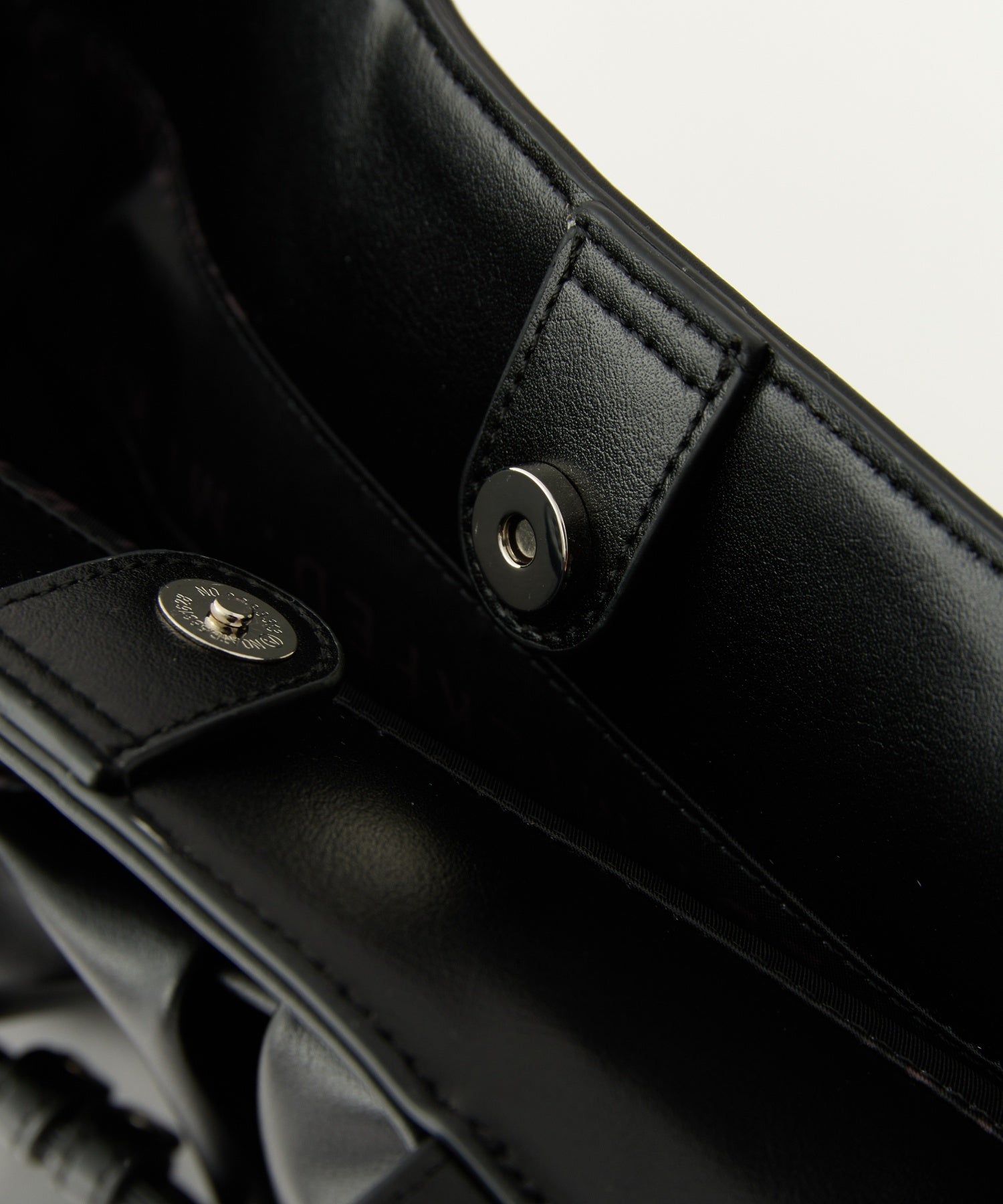 LOGO EMBOSS TOTO BAG