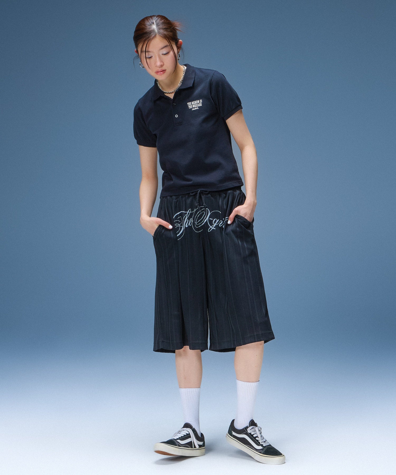 SCRIPT LOGO SHORTS