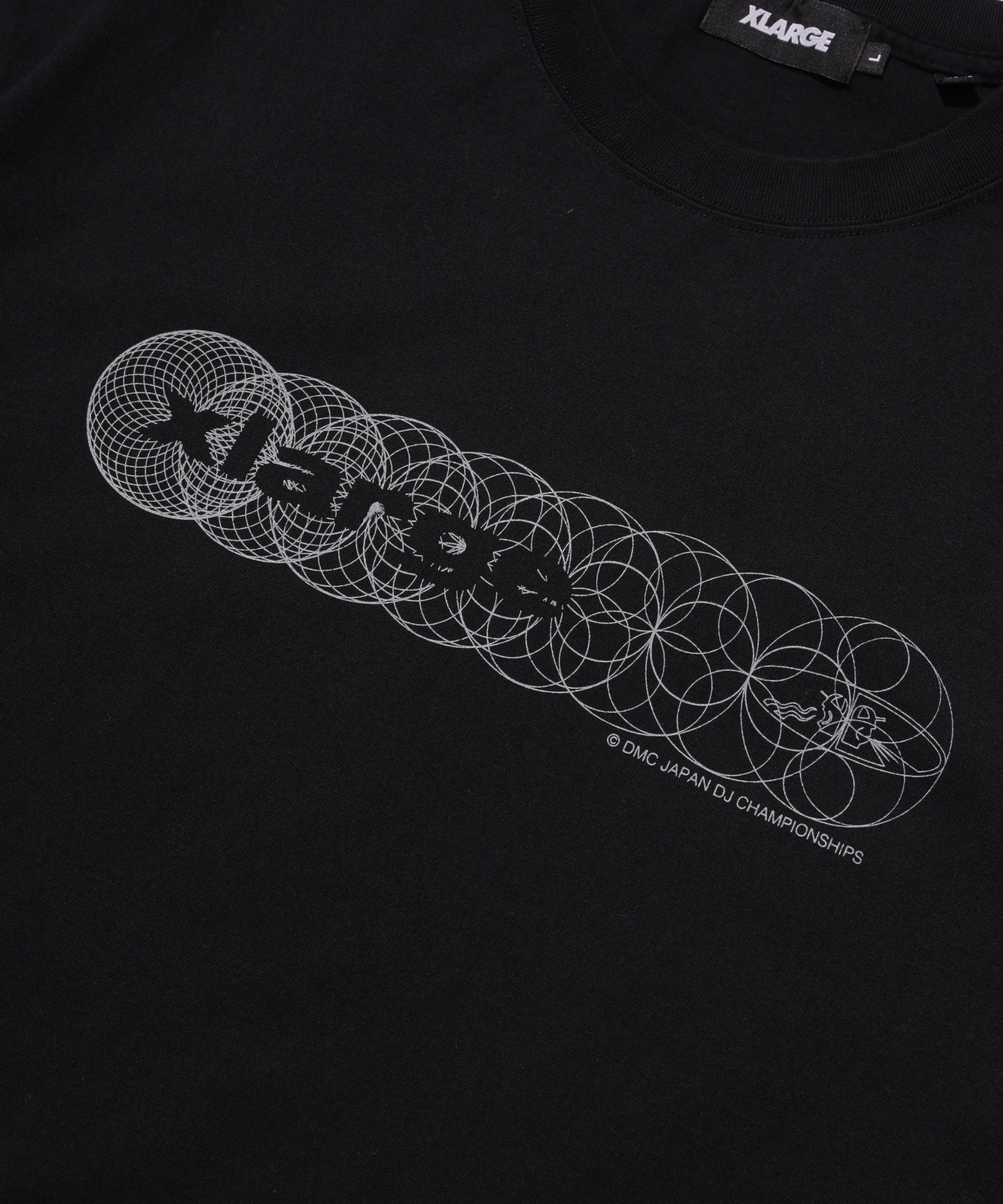XLARGE×DMC S/S TEE