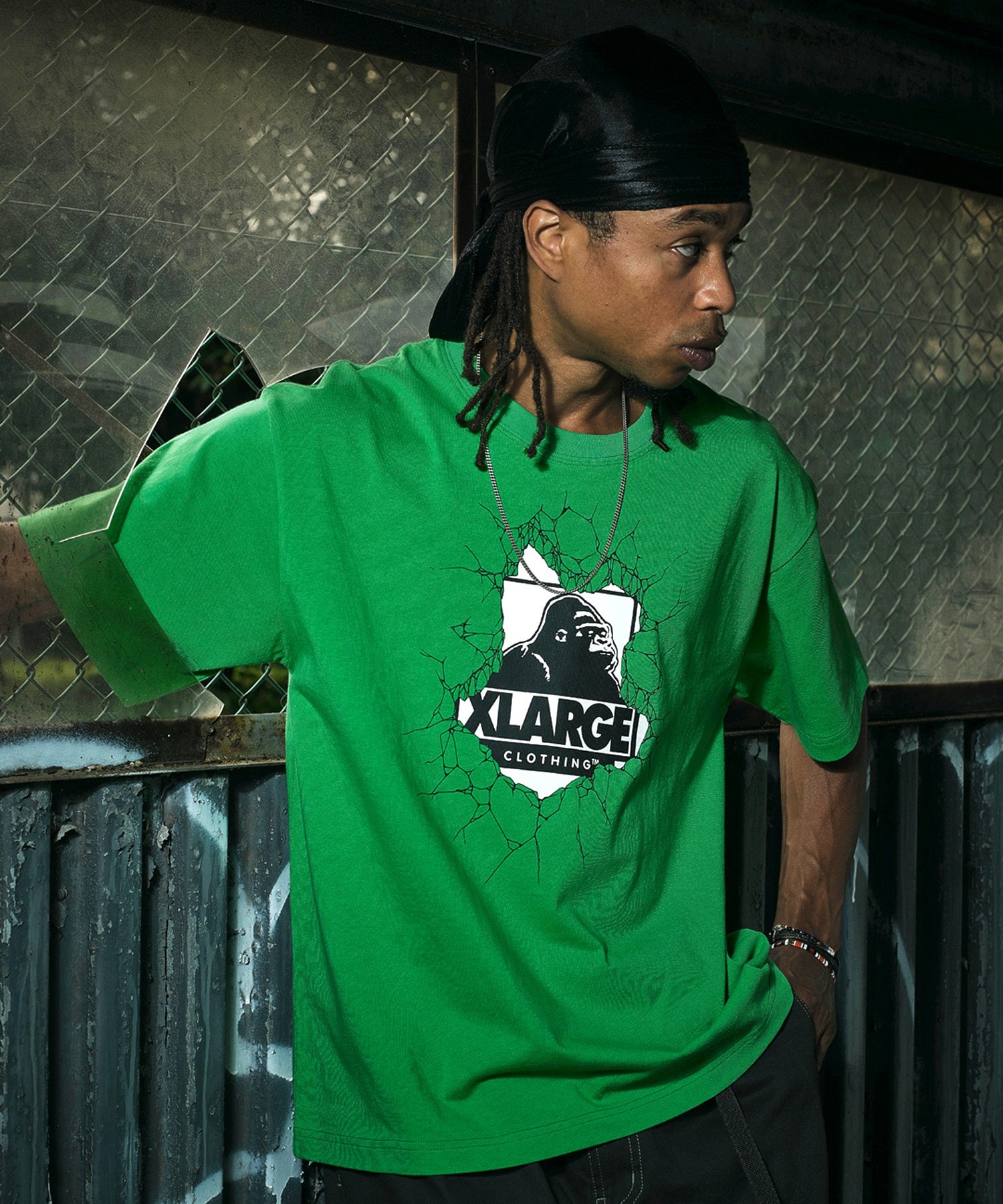 XLARGE×LIXTICK CRACK WALL OG S/S TEE