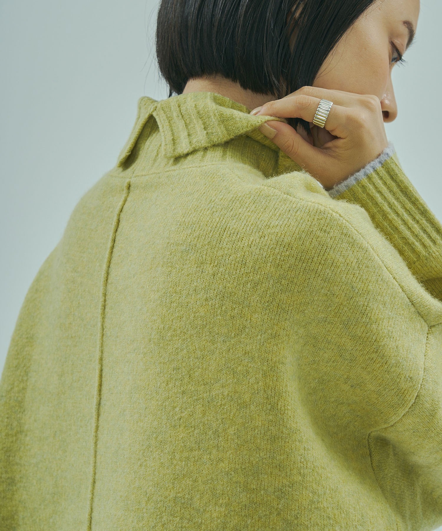 HIGHNECK KNIT TOP
